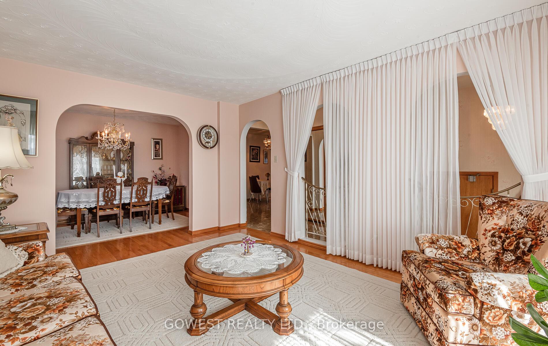 Photo 30 of 19 Village Drive, Hamilton, Kentley — HOMEH