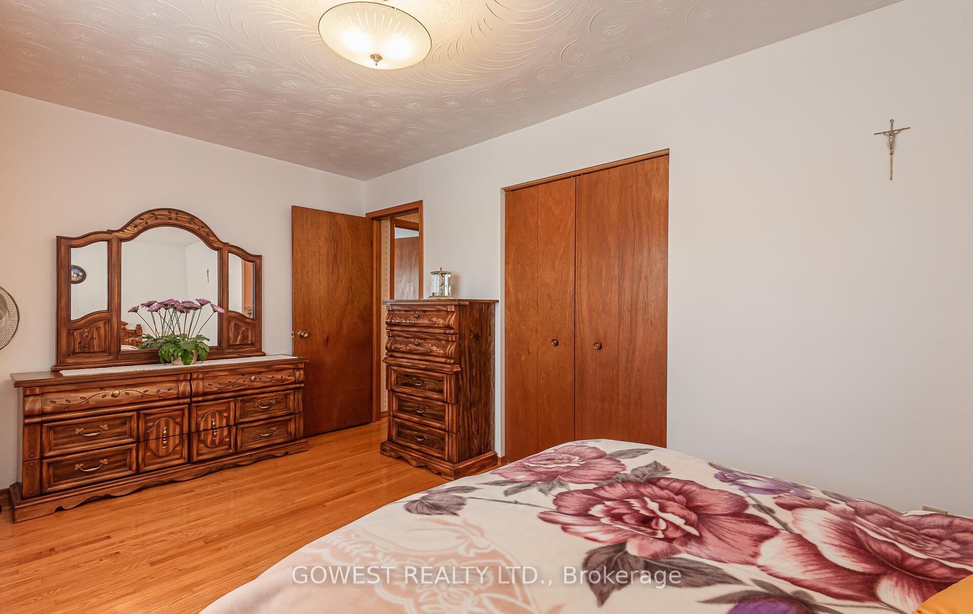 Photo 39 of 19 Village Drive, Hamilton, Kentley — HOMEH