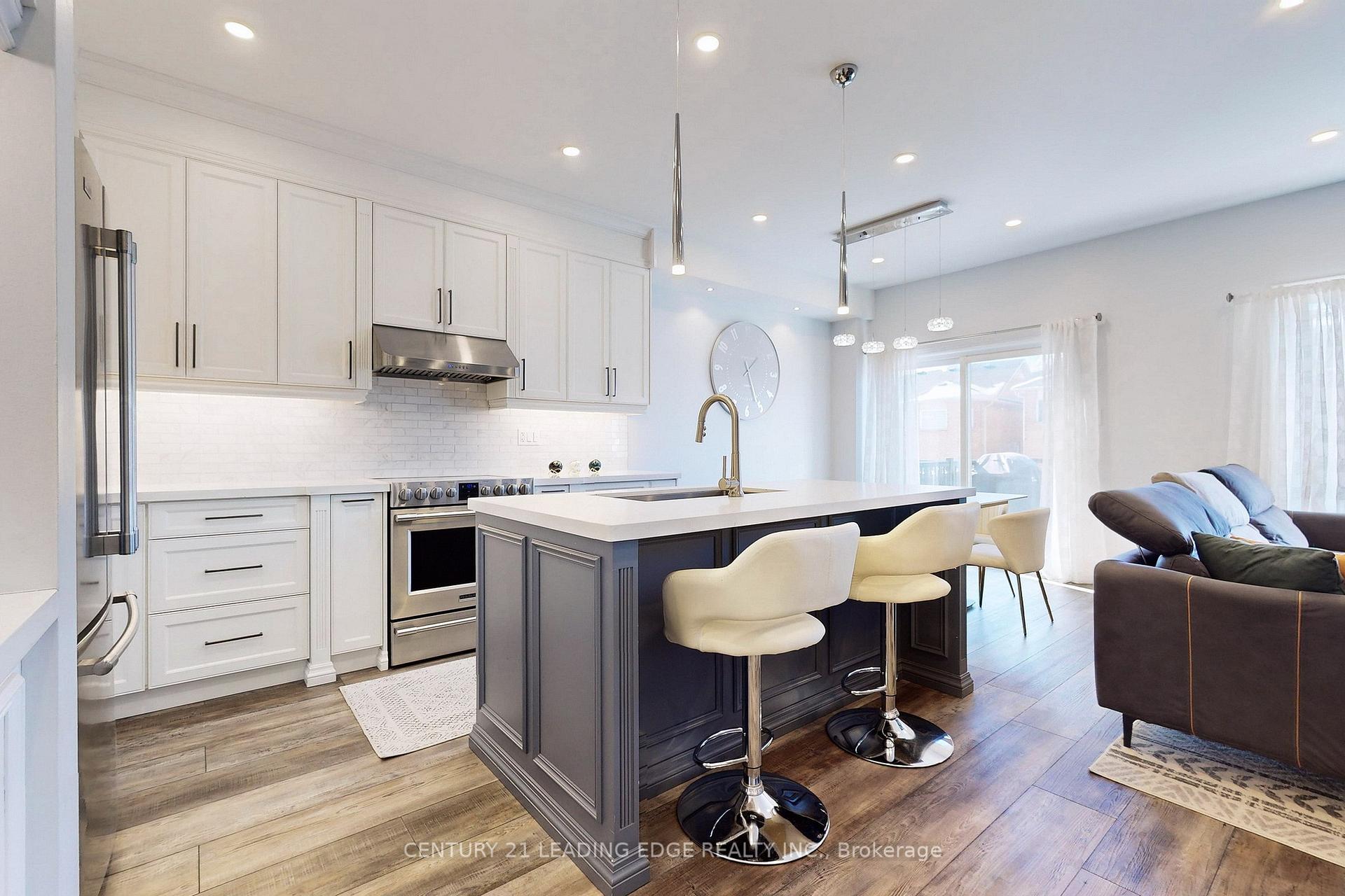 Photo 8 of 22 Arco Circle, Vaughan, Maple — HOMEH