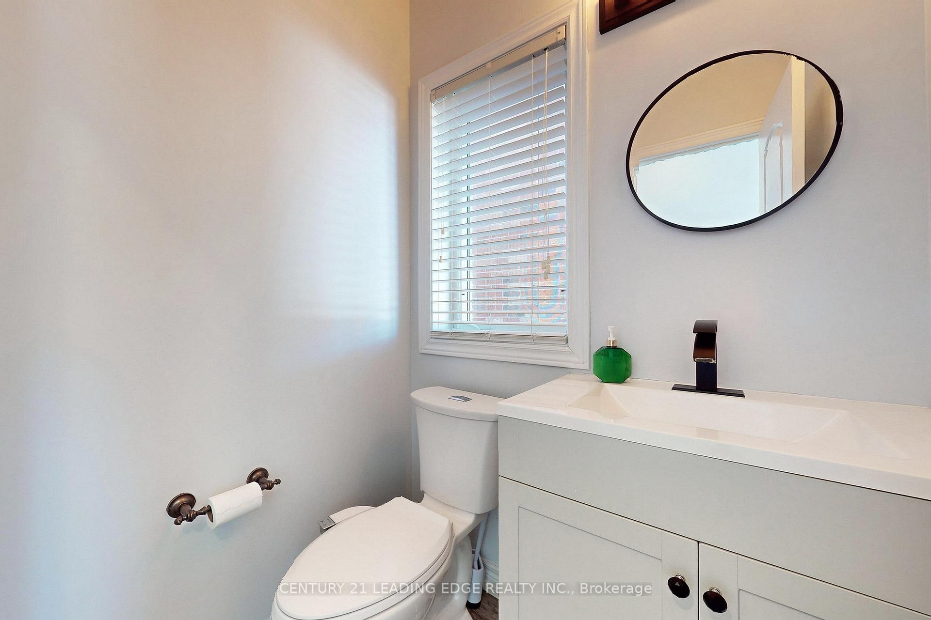 Photo 14 of 22 Arco Circle, Vaughan, Maple — HOMEH