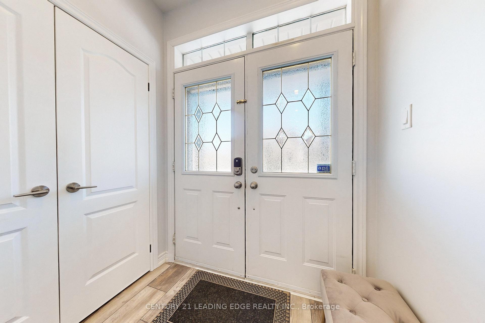 Photo 15 of 22 Arco Circle, Vaughan, Maple — HOMEH