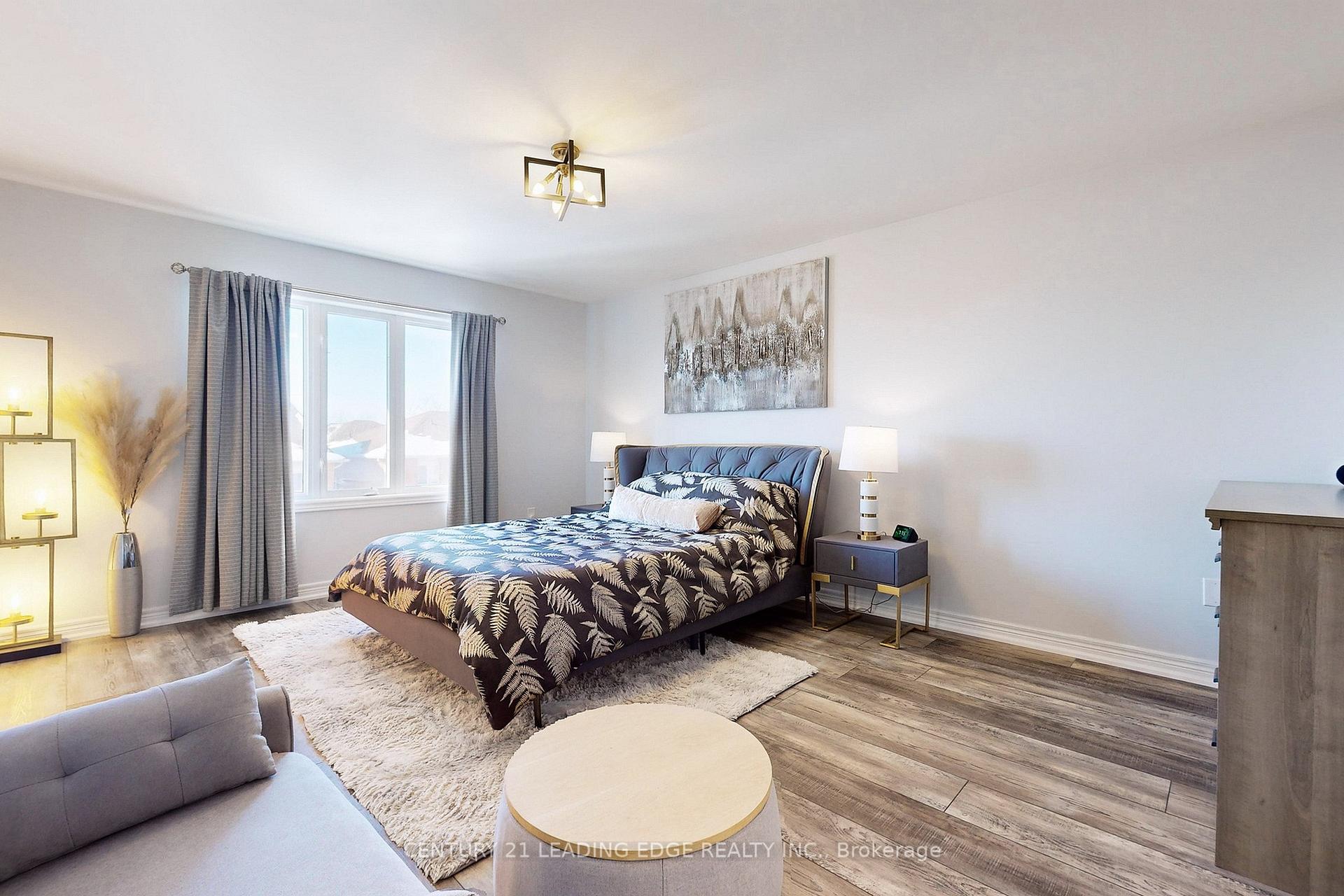Photo 18 of 22 Arco Circle, Vaughan, Maple — HOMEH