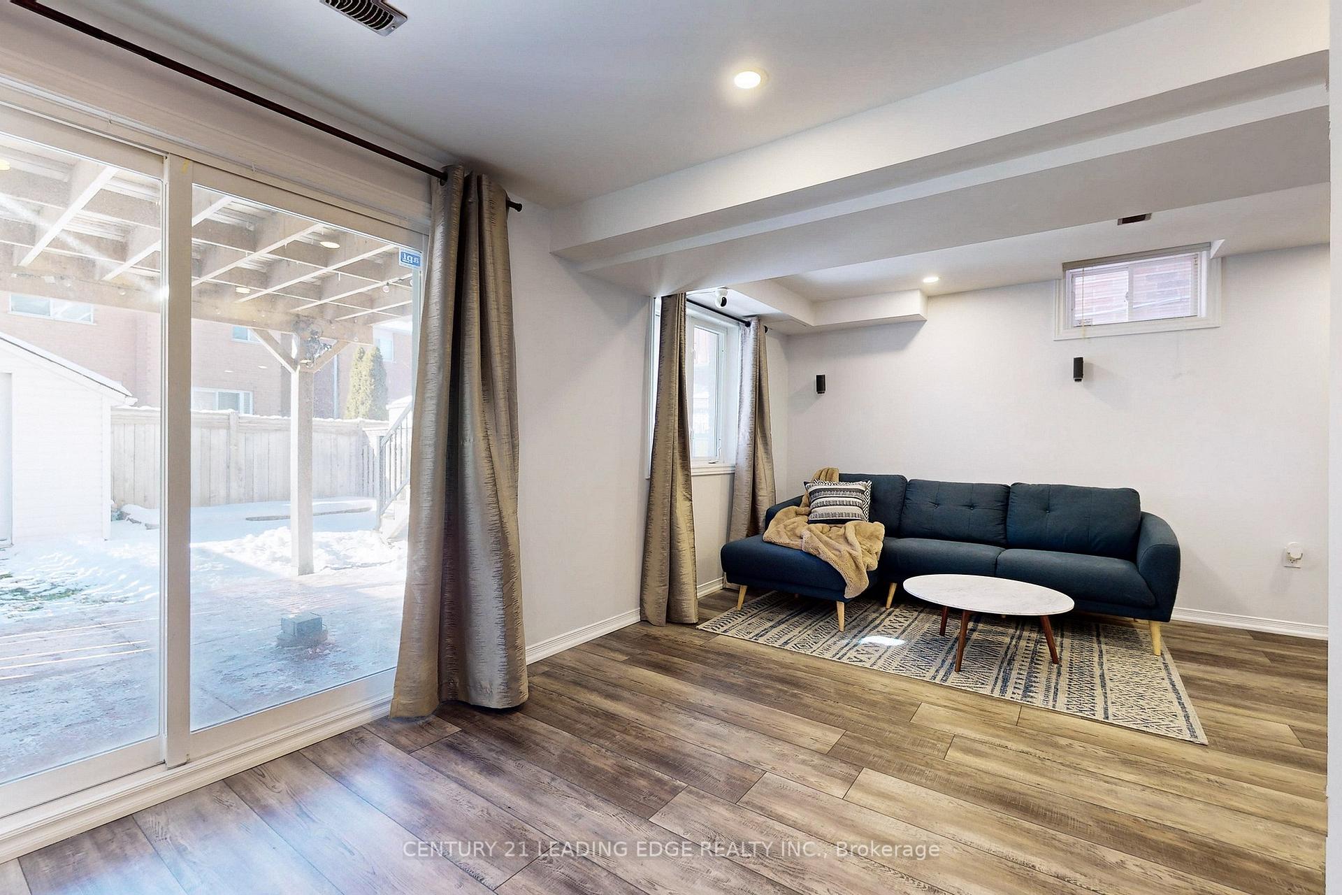 Photo 31 of 22 Arco Circle, Vaughan, Maple — HOMEH