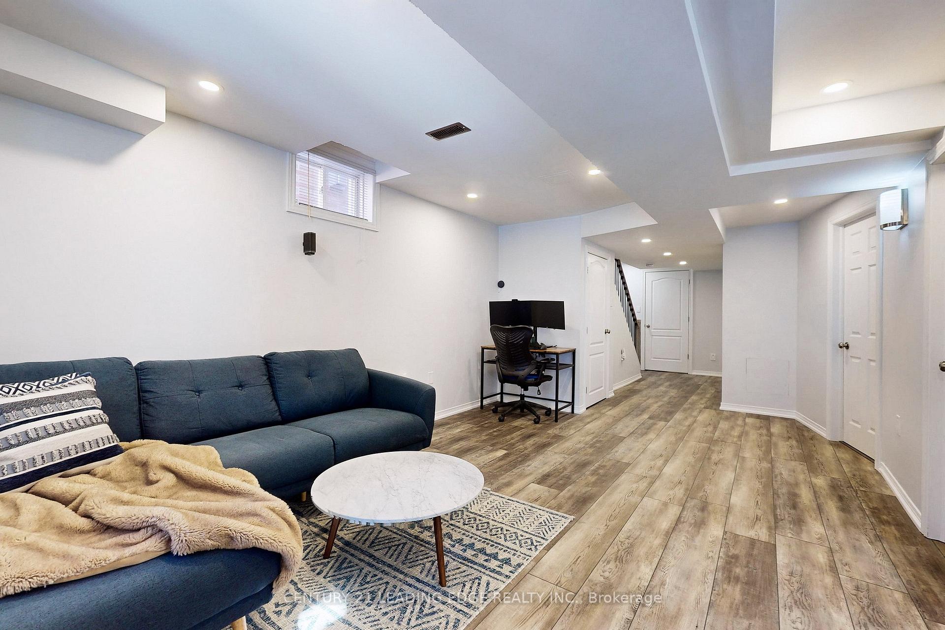 Photo 33 of 22 Arco Circle, Vaughan, Maple — HOMEH