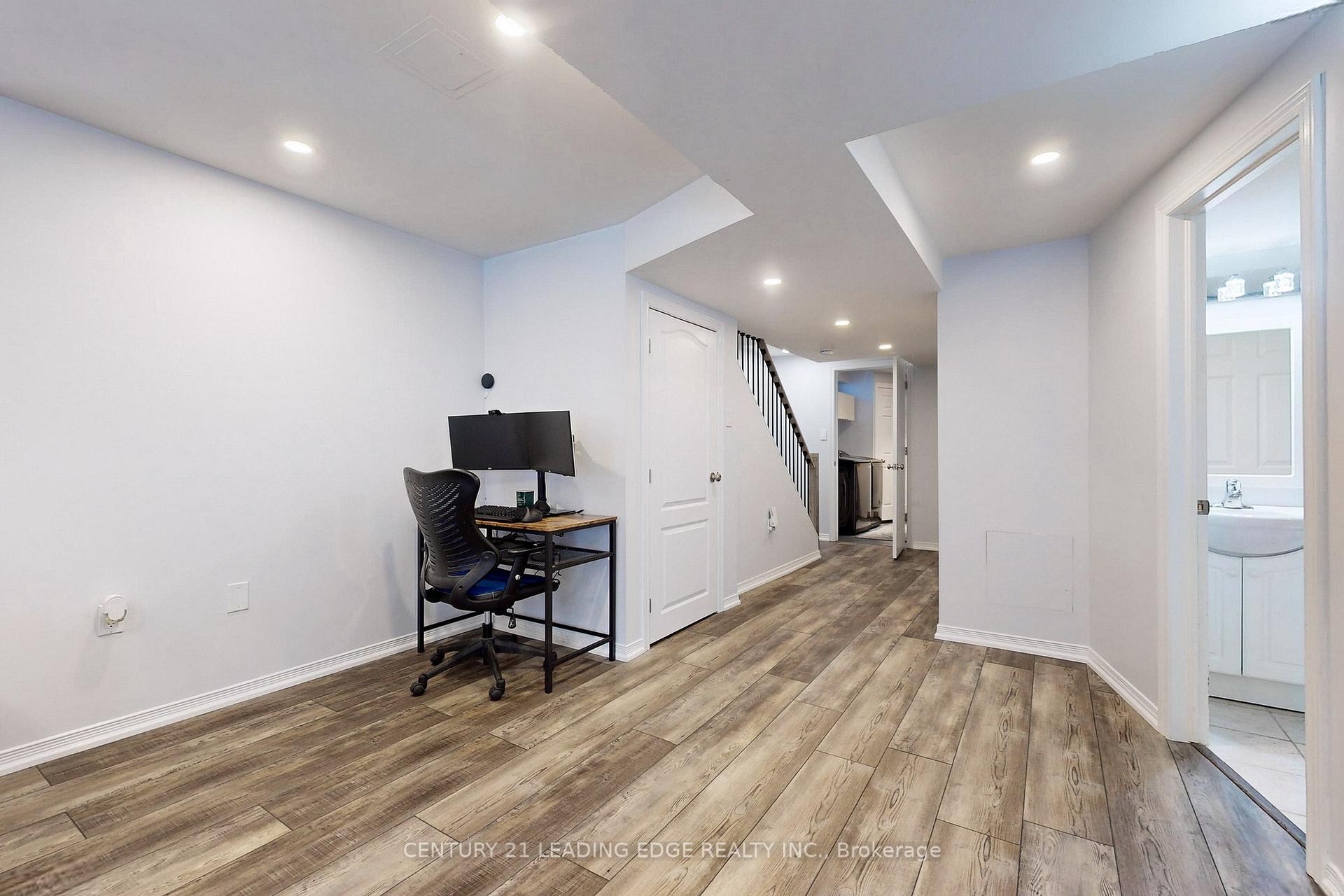 Photo 34 of 22 Arco Circle, Vaughan, Maple — HOMEH
