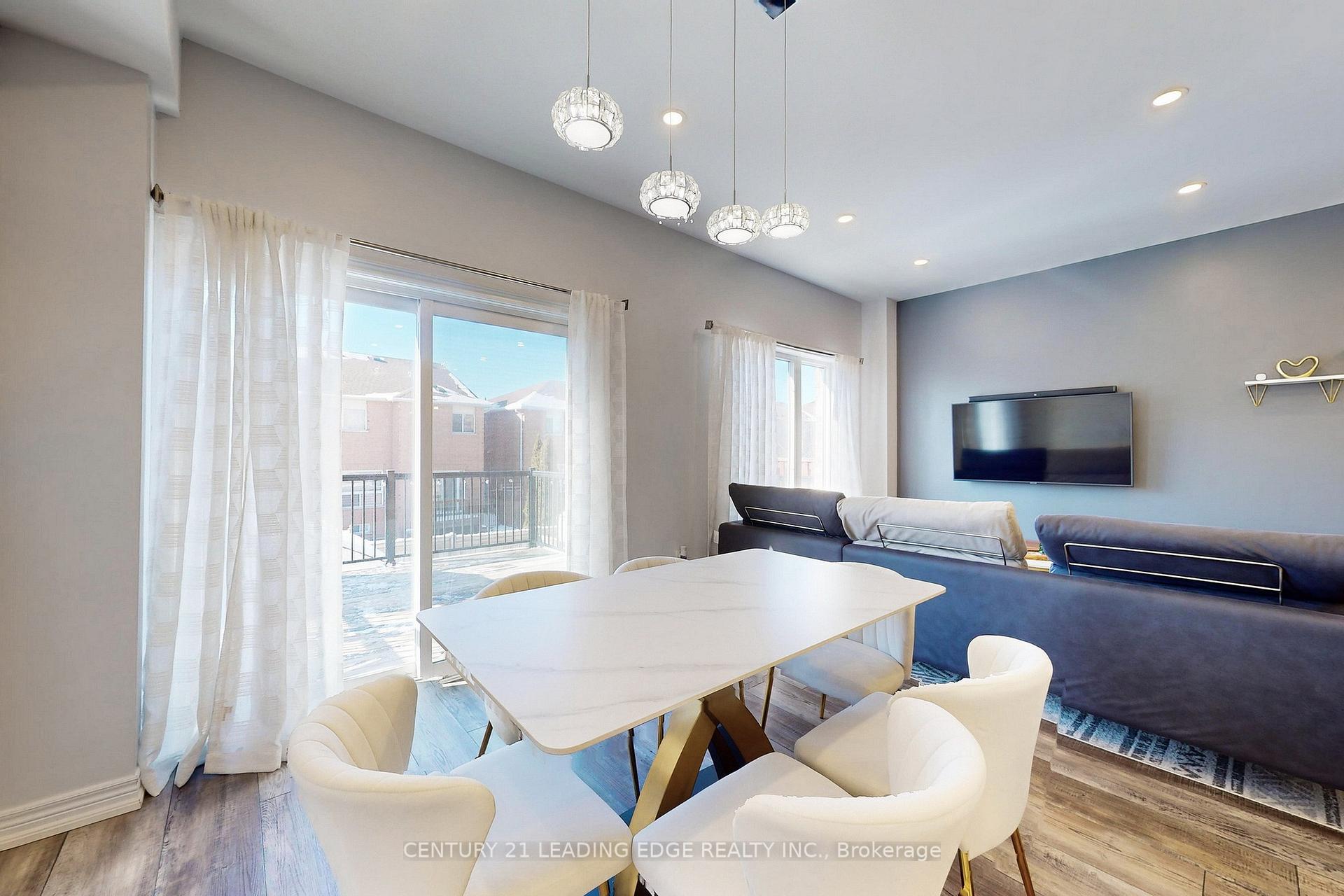 Photo 52 of 22 Arco Circle, Vaughan, Maple — HOMEH