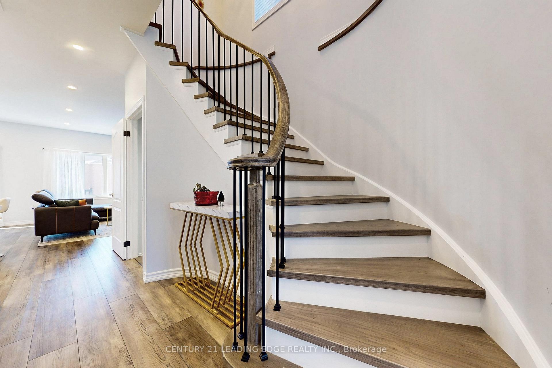 Photo 55 of 22 Arco Circle, Vaughan, Maple — HOMEH