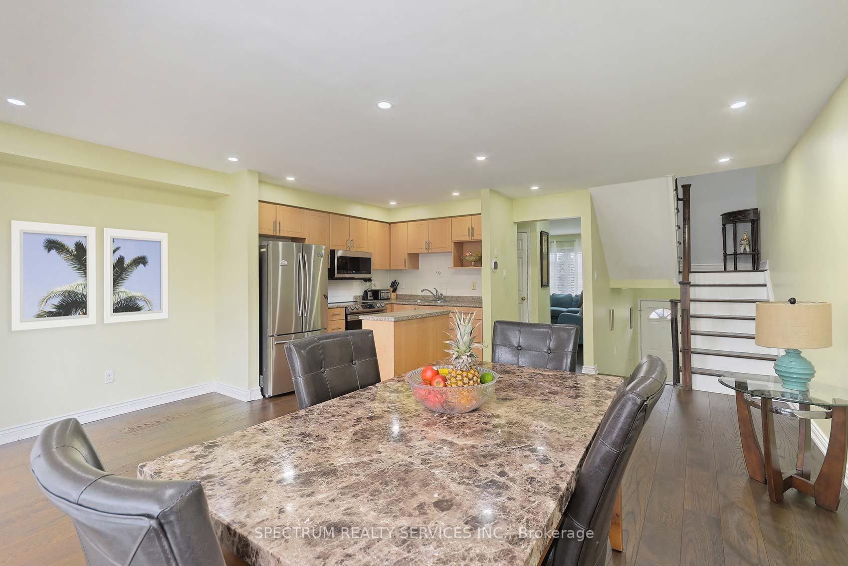Photo 12 of 109 Kelso Crescent, Vaughan, Maple — HOMEH