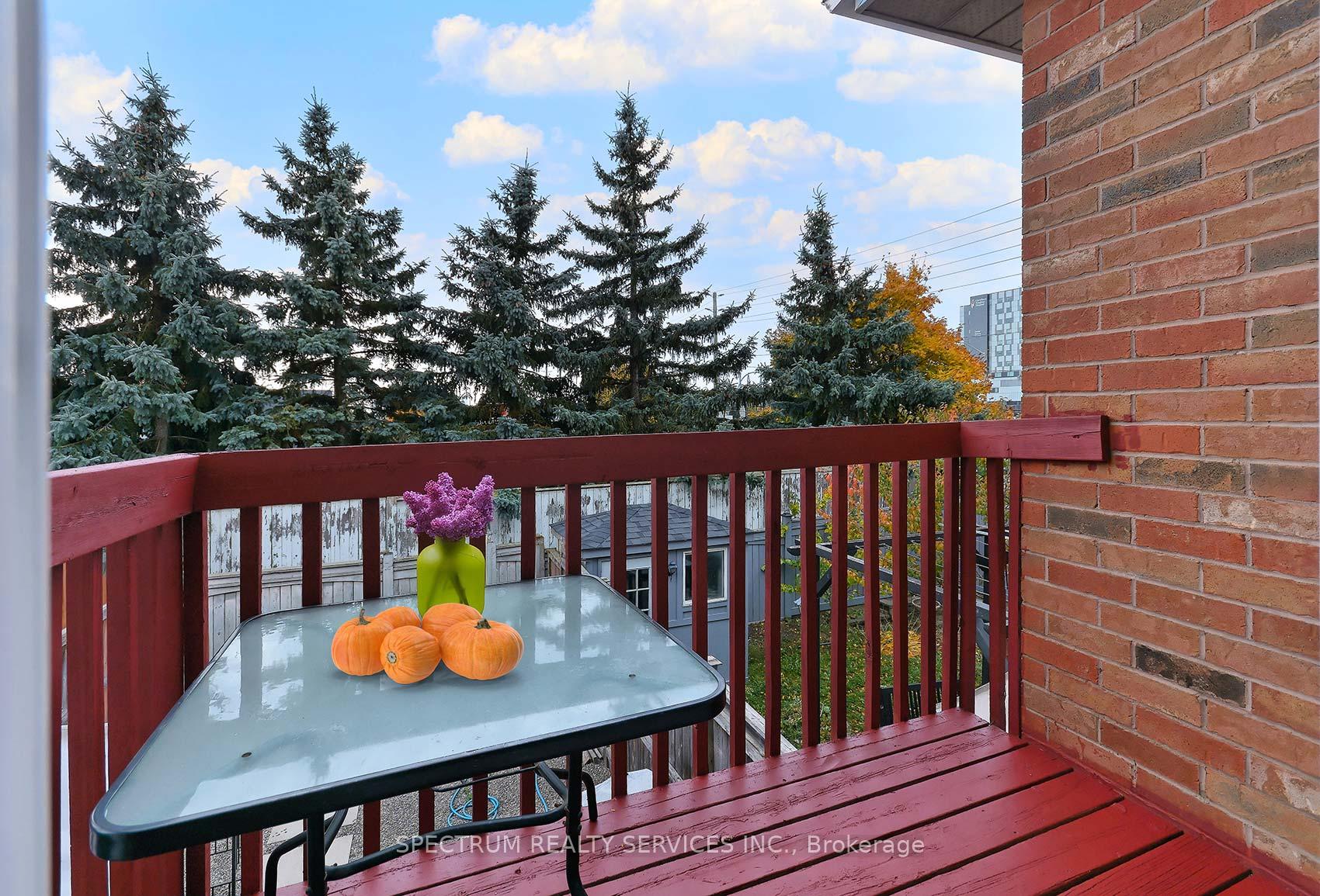Photo 14 of 109 Kelso Crescent, Vaughan, Maple — HOMEH