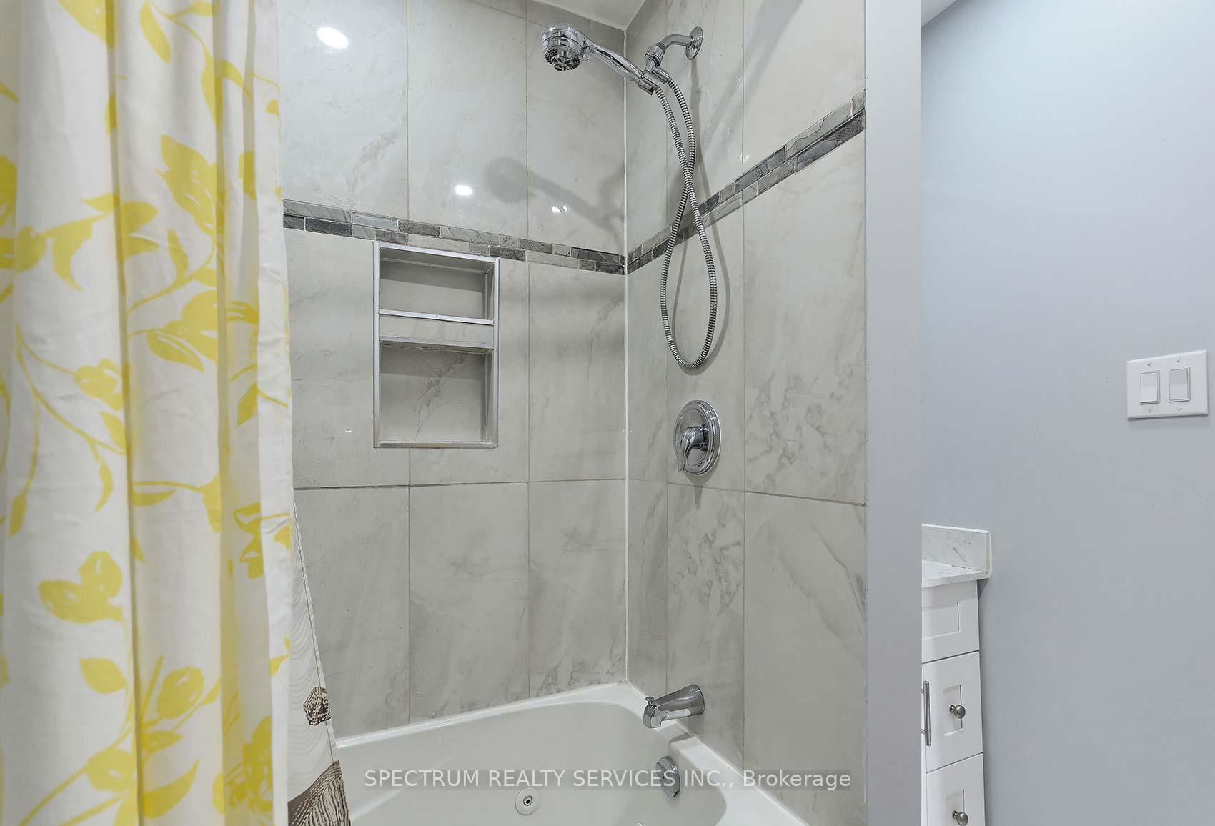 Photo 23 of 109 Kelso Crescent, Vaughan, Maple — HOMEH