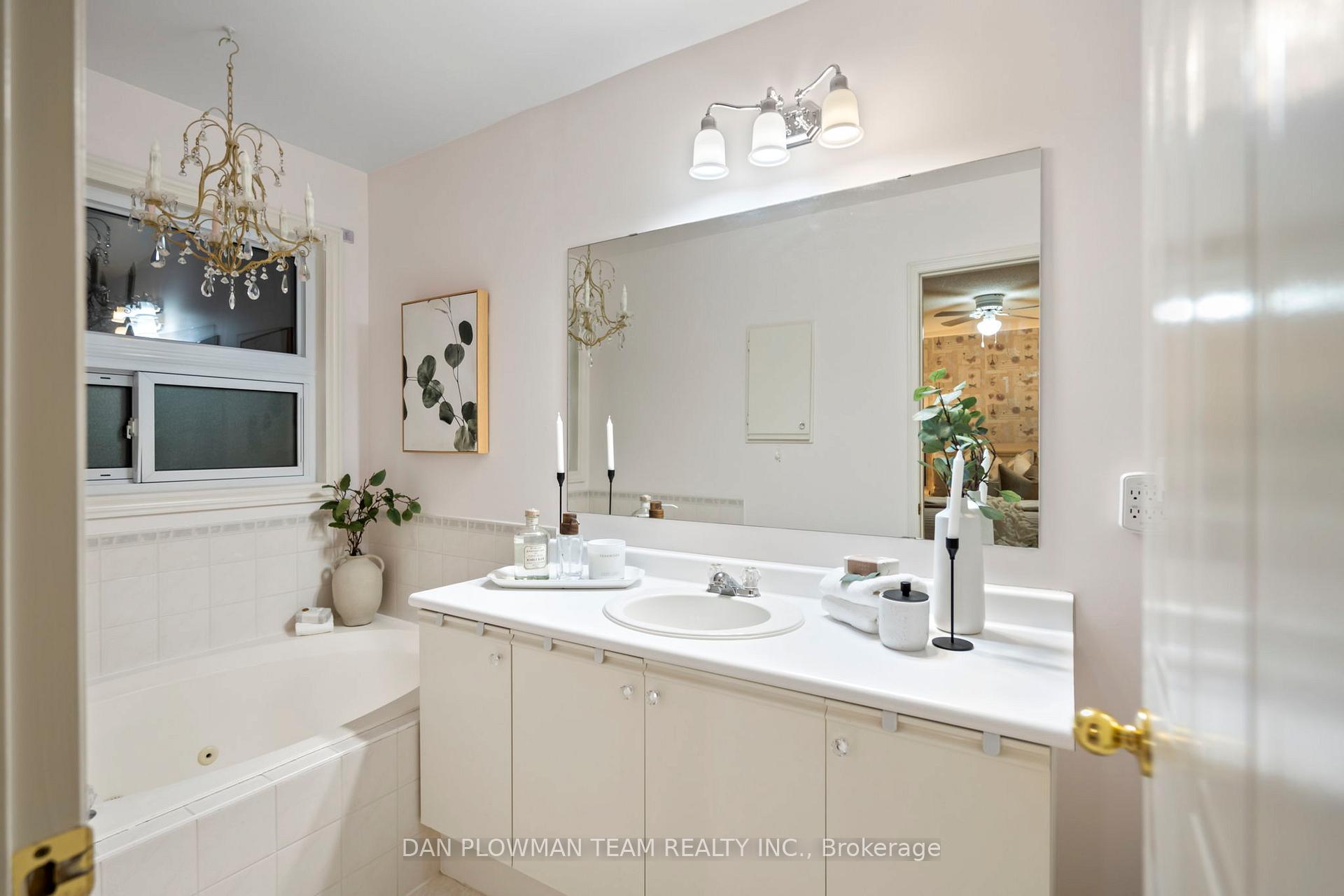 Photo 41 of 135 Thicket Crescent, Pickering, Highbush — HOMEH