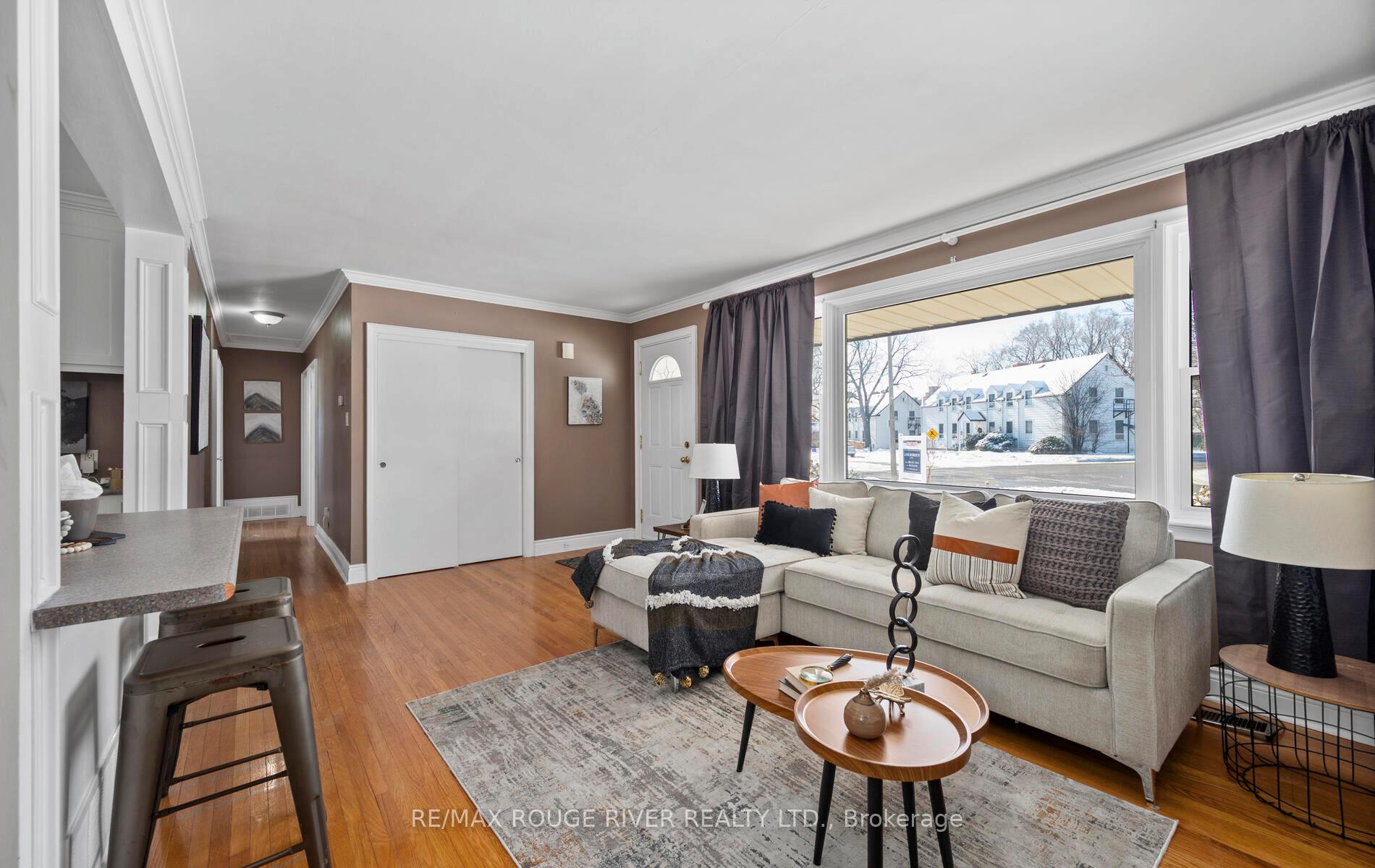 Photo 8 of 50 Kings Crescent, Ajax, South East — HOMEH