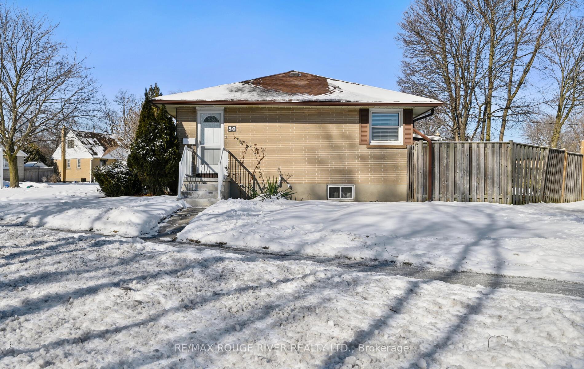 Photo 50 of 50 Kings Crescent, Ajax, South East — HOMEH