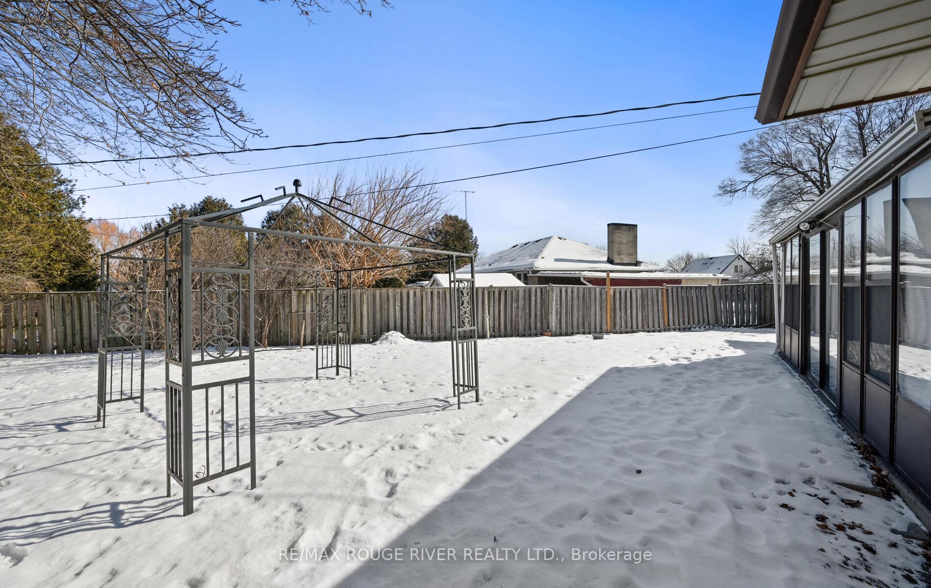 Photo 52 of 50 Kings Crescent, Ajax, South East — HOMEH