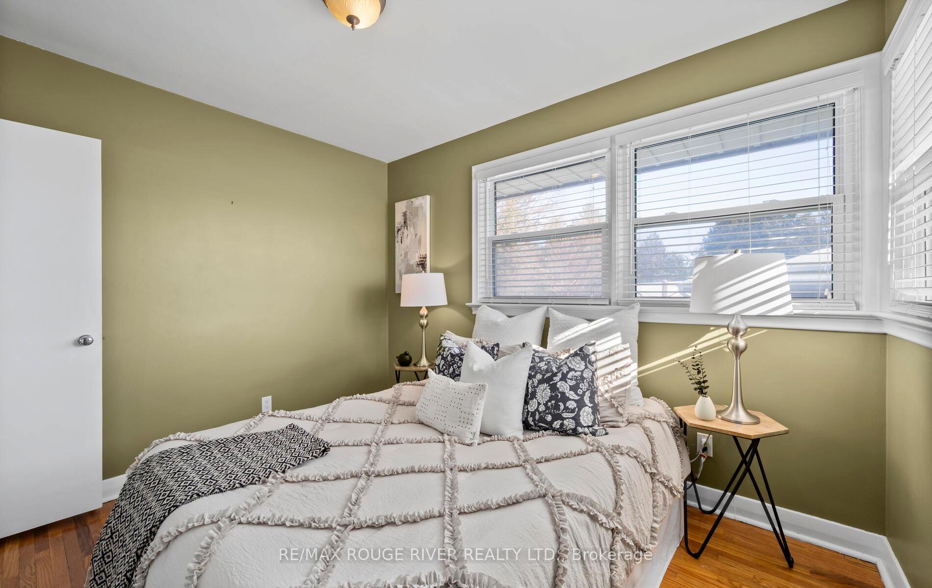 Photo 36 of 50 Kings Crescent, Ajax, South East — HOMEH