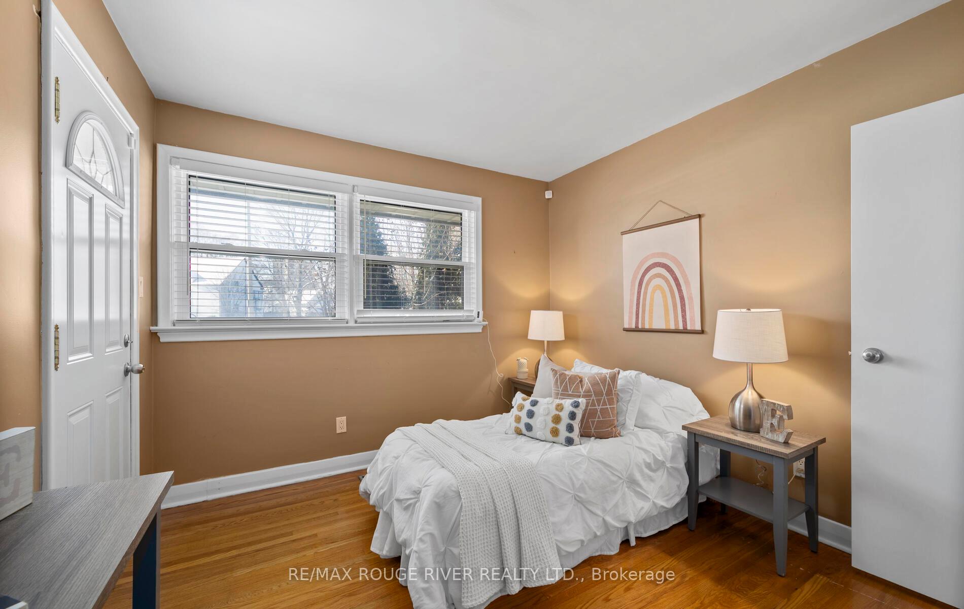 Photo 37 of 50 Kings Crescent, Ajax, South East — HOMEH