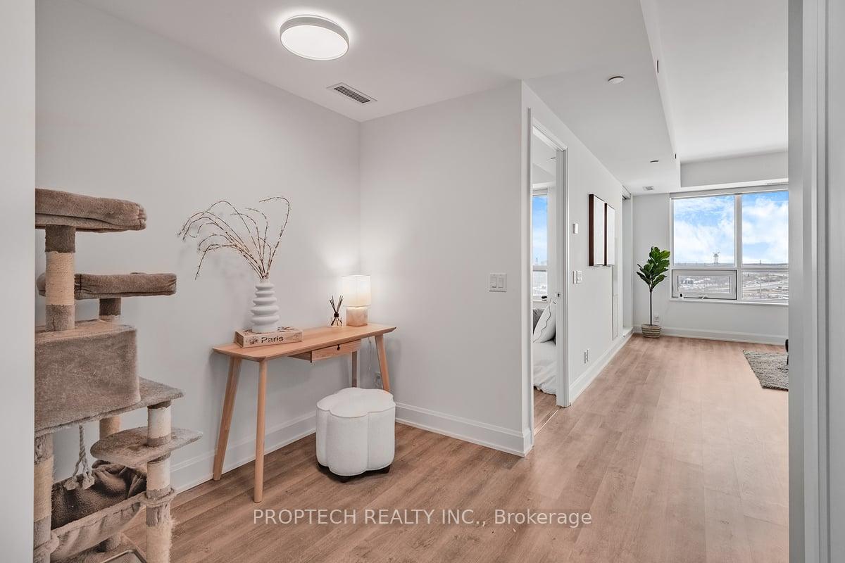 Photo 9 of Unit 1710, 12 Gandhi Lane, Markham, Commerce Valley — HOMEH