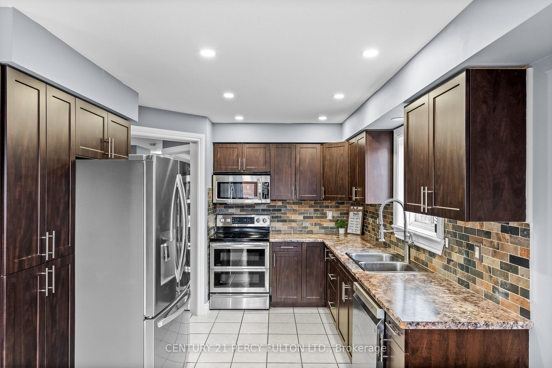 Photo 31 of 35 Millburn Drive, Clarington, Bowmanville — HOMEH