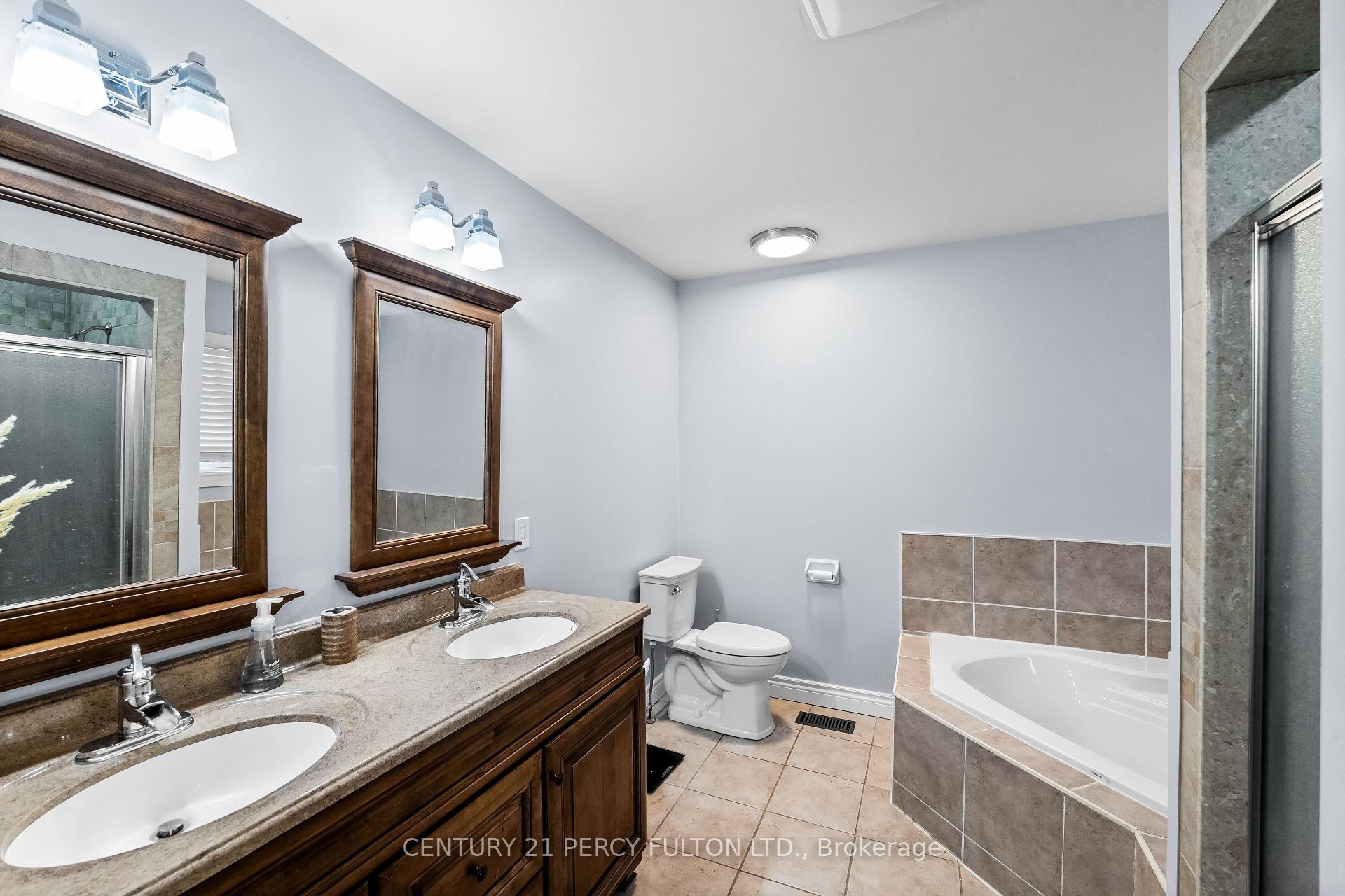 Photo 38 of 35 Millburn Drive, Clarington, Bowmanville — HOMEH