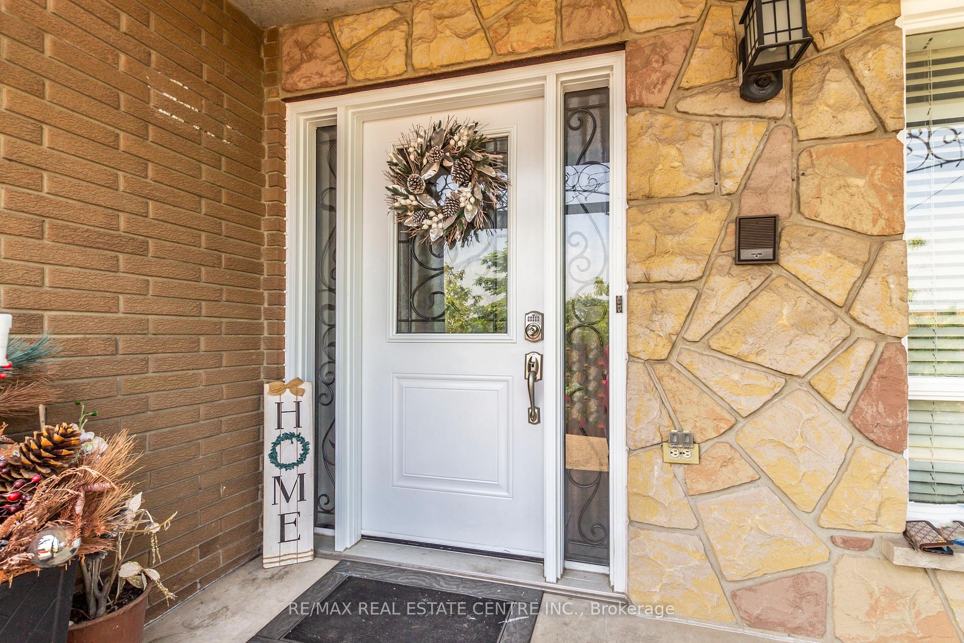 Photo 23 of 404 Queenston Road, Hamilton, Glenview — HOMEH