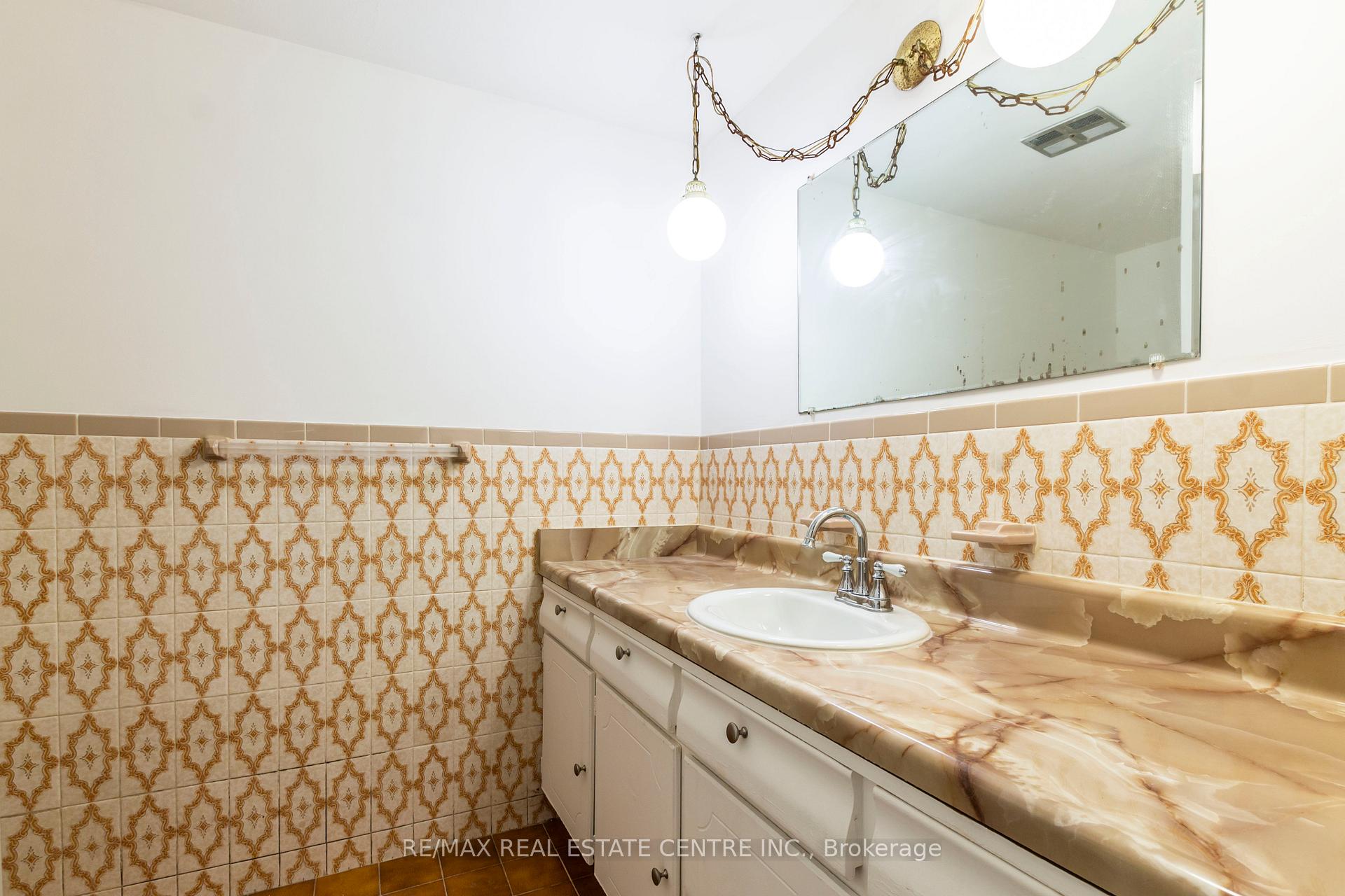 Photo 68 of 404 Queenston Road, Hamilton, Glenview — HOMEH