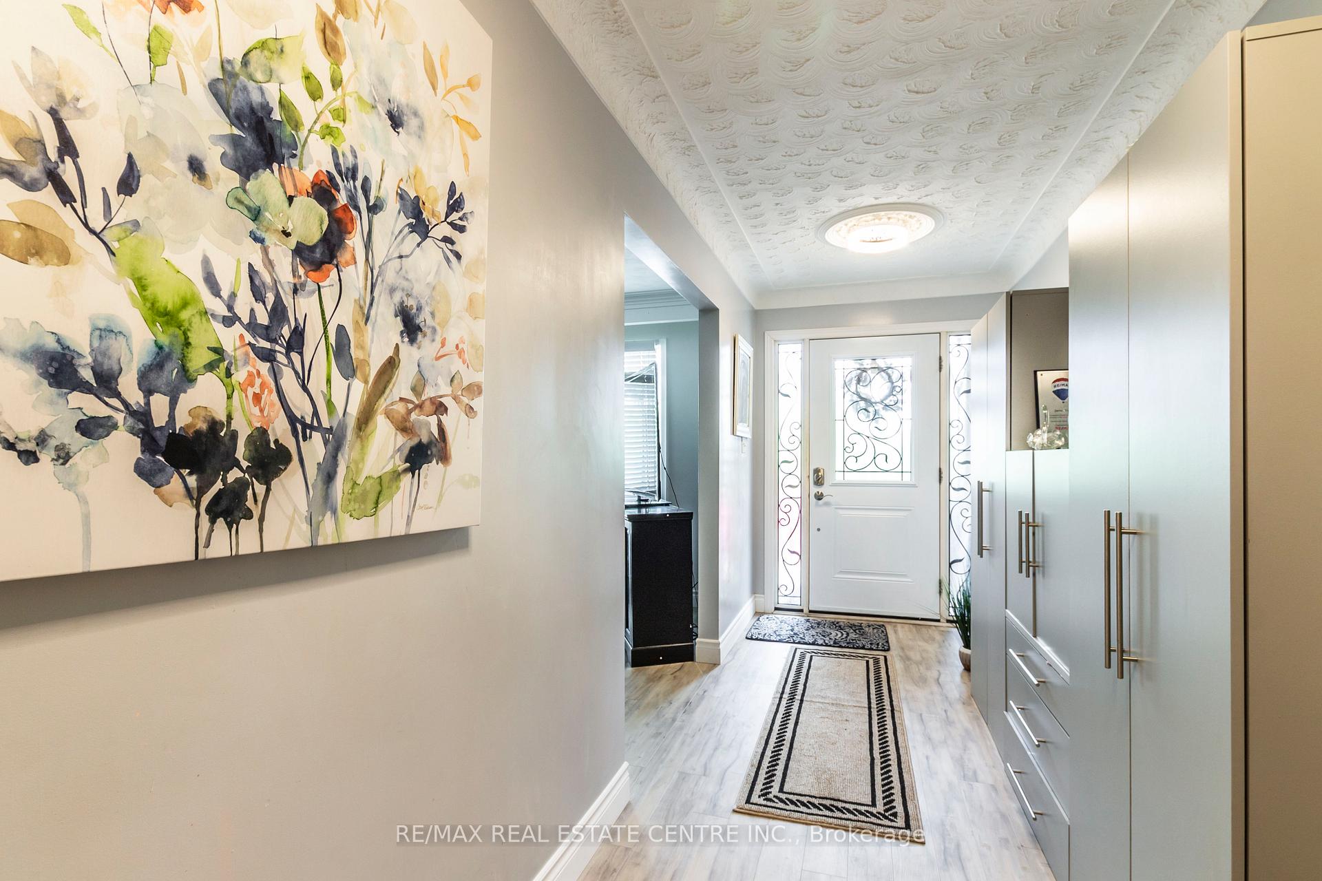 Photo 5 of 404 Queenston Road, Hamilton, Glenview — HOMEH