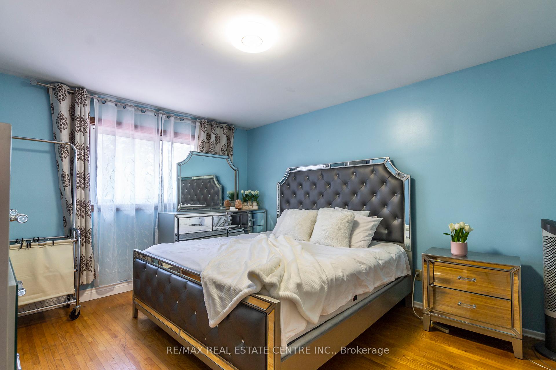 Photo 16 of 404 Queenston Road, Hamilton, Glenview — HOMEH