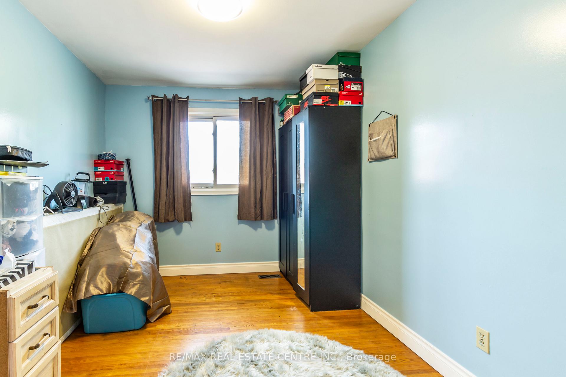 Photo 18 of 404 Queenston Road, Hamilton, Glenview — HOMEH