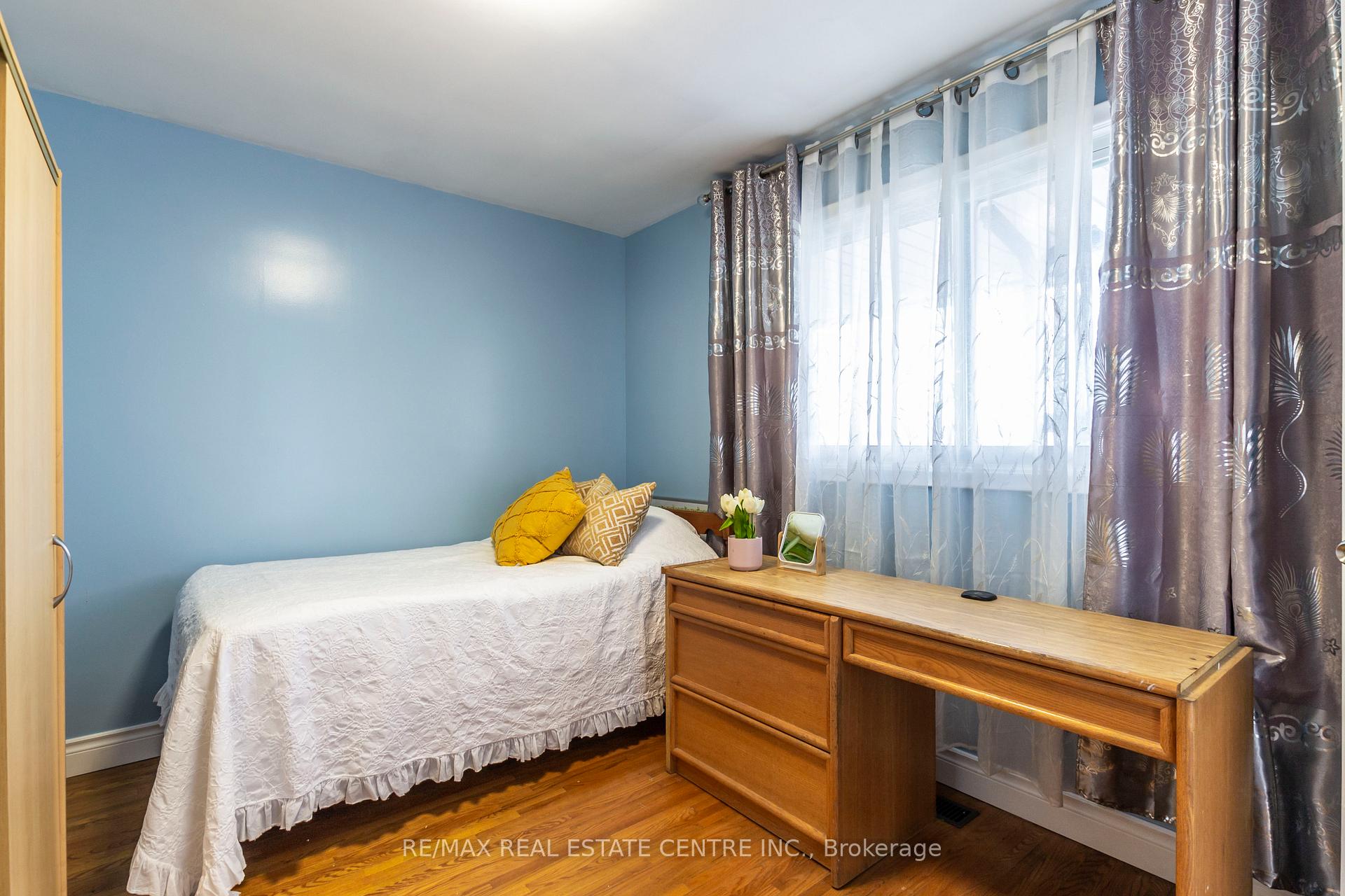 Photo 41 of 404 Queenston Road, Hamilton, Glenview — HOMEH