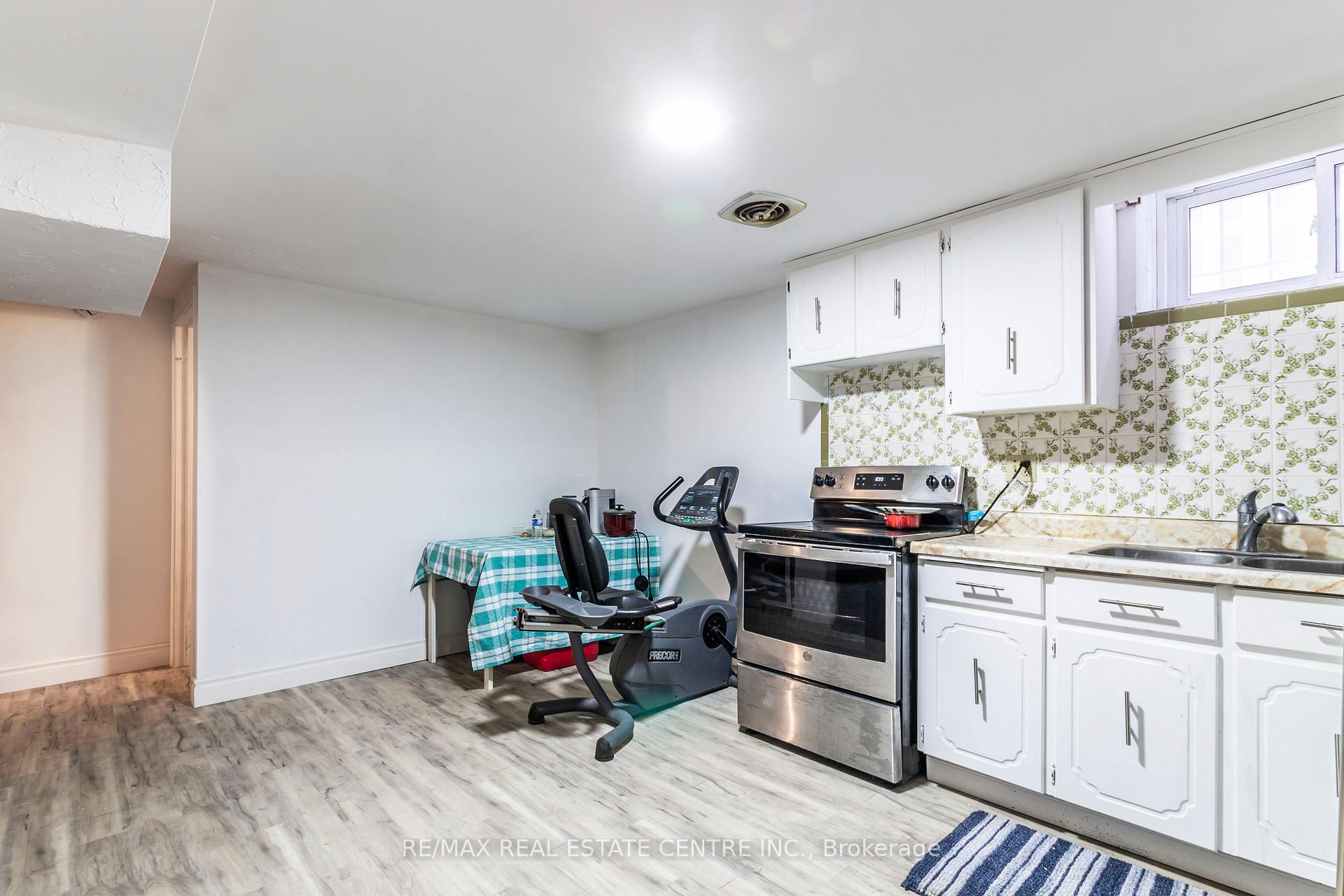 Photo 49 of 404 Queenston Road, Hamilton, Glenview — HOMEH