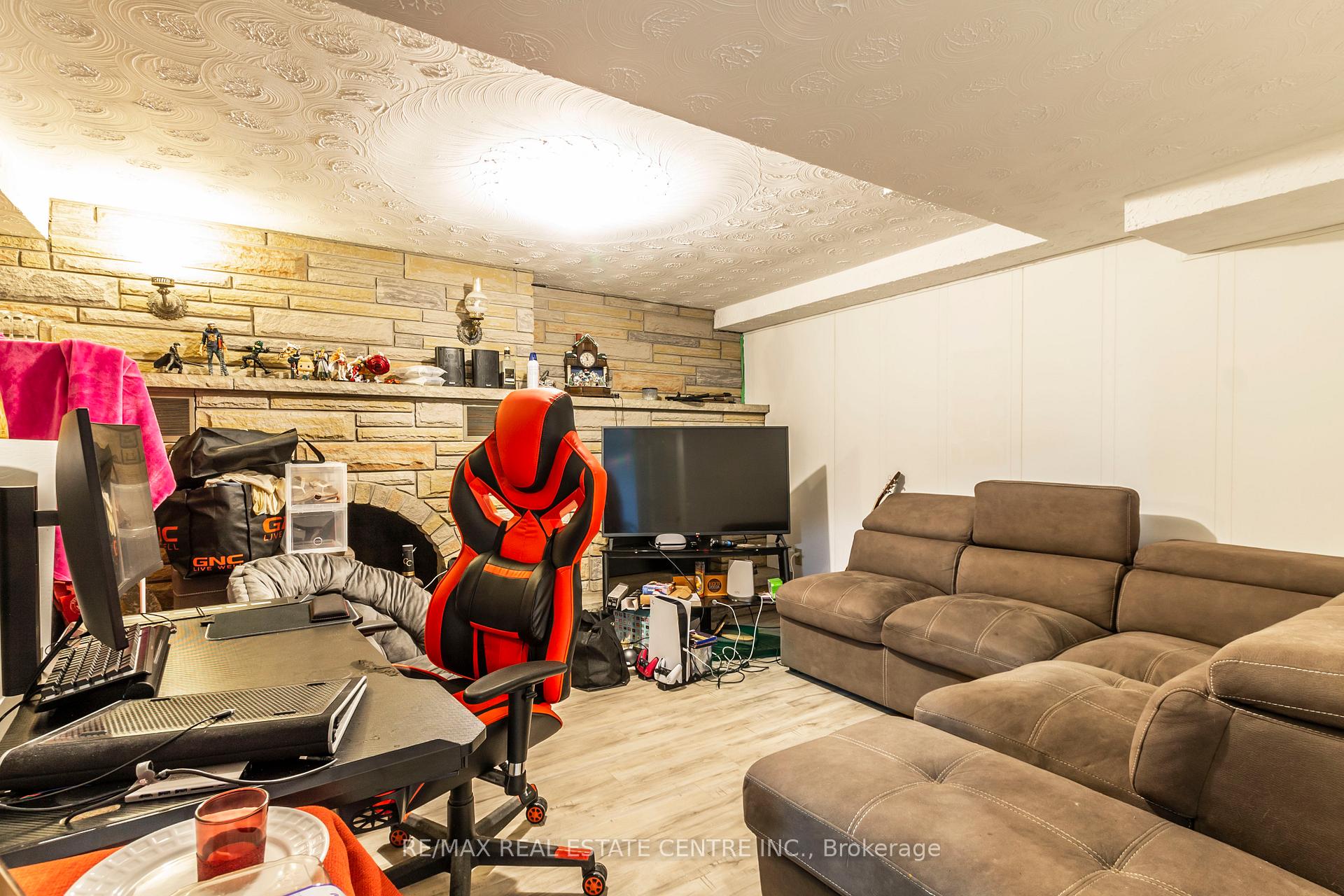 Photo 51 of 404 Queenston Road, Hamilton, Glenview — HOMEH