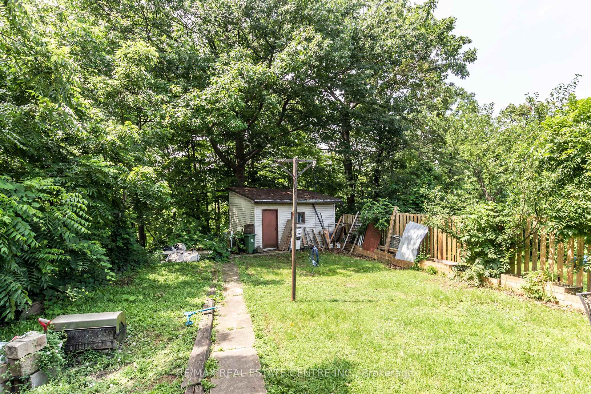 Photo 54 of 404 Queenston Road, Hamilton, Glenview — HOMEH