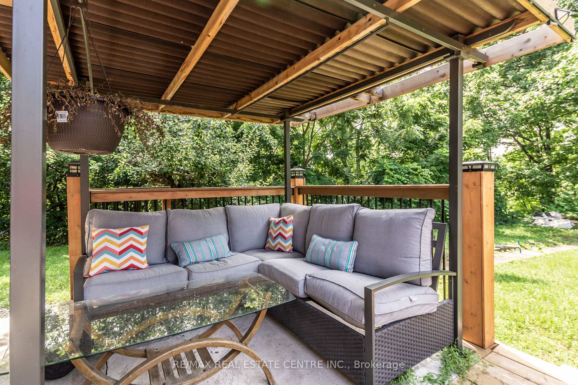 Photo 56 of 404 Queenston Road, Hamilton, Glenview — HOMEH
