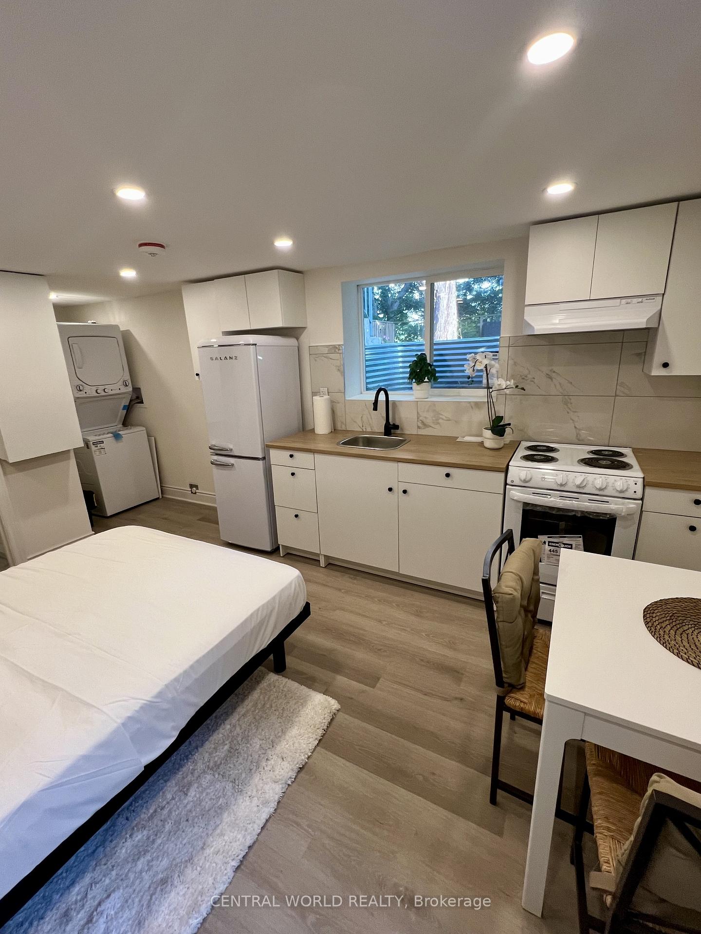 Photo 1 of Unit Bsmt, 110 Parkview Hill Crescent, Toronto, O'Connor-Parkview — HOMEH