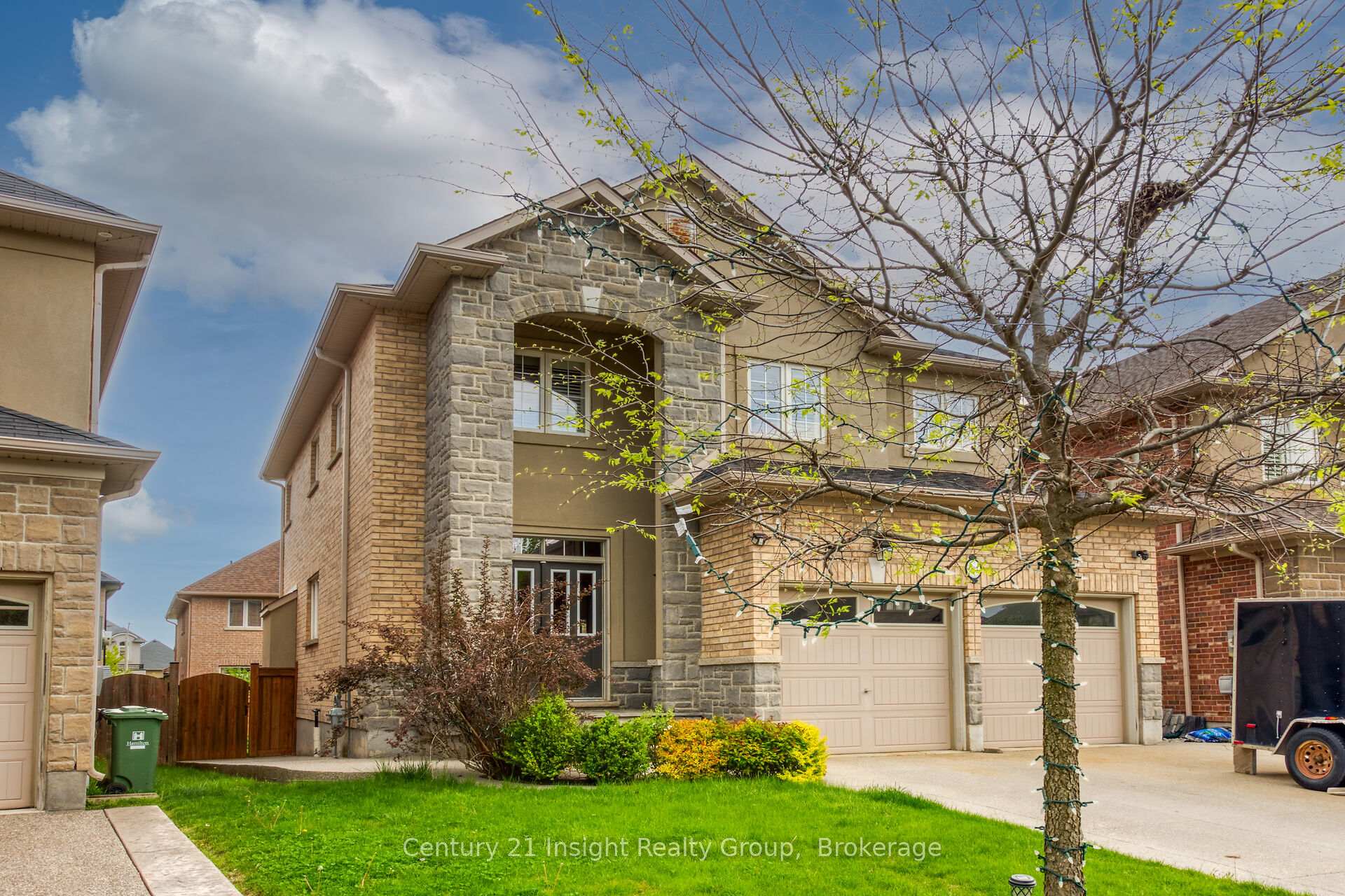 Photo 2 of 211 Vinton Road, Hamilton, Ancaster — HOMEH