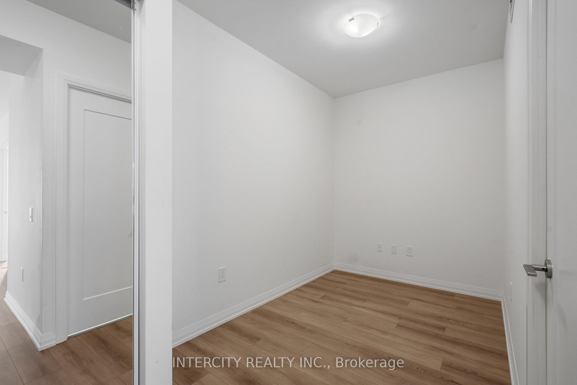 Photo 7 of Unit 1907, 9000 Jane Street, Vaughan, Concord — HOMEH
