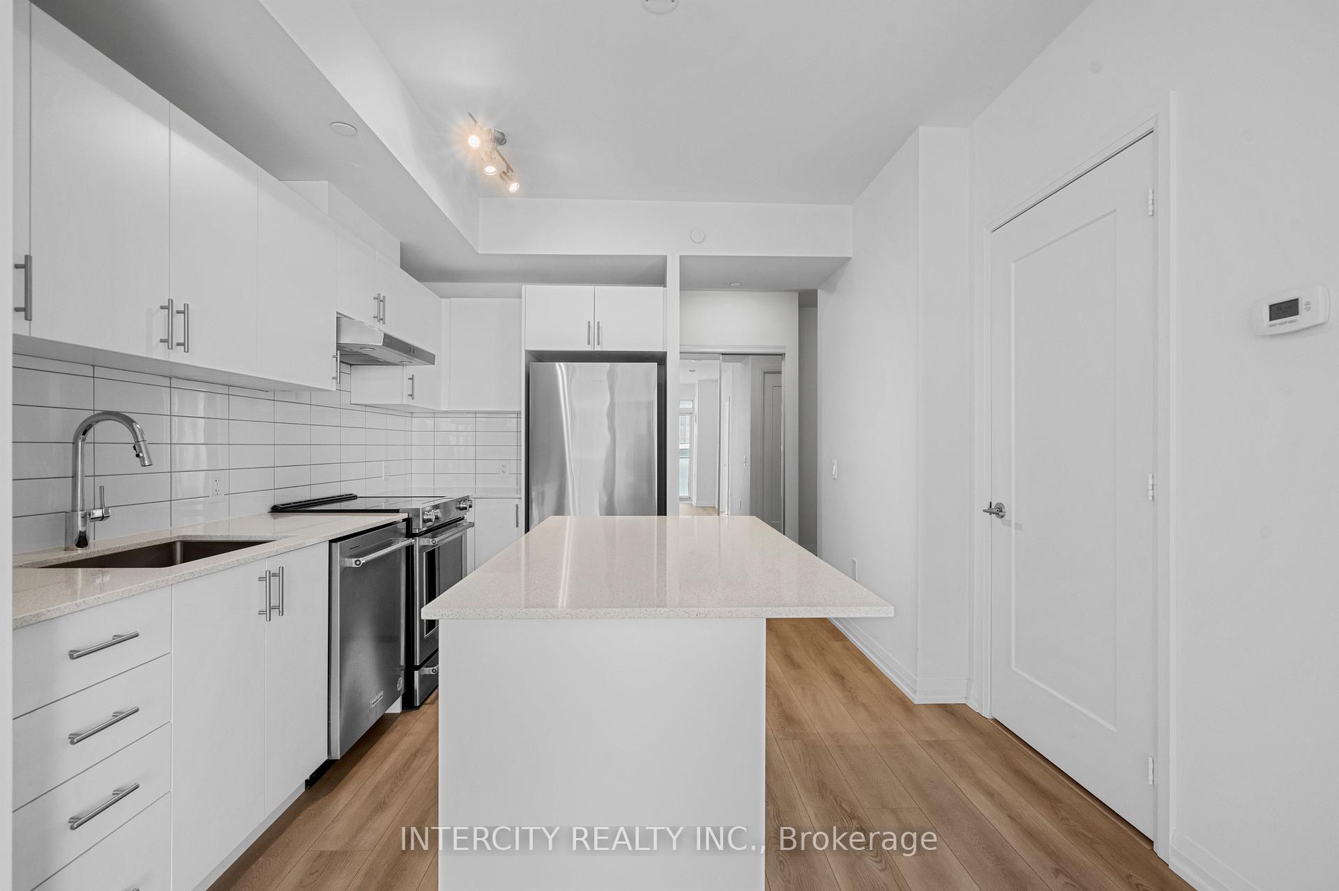 Photo 13 of Unit 1907, 9000 Jane Street, Vaughan, Concord — HOMEH