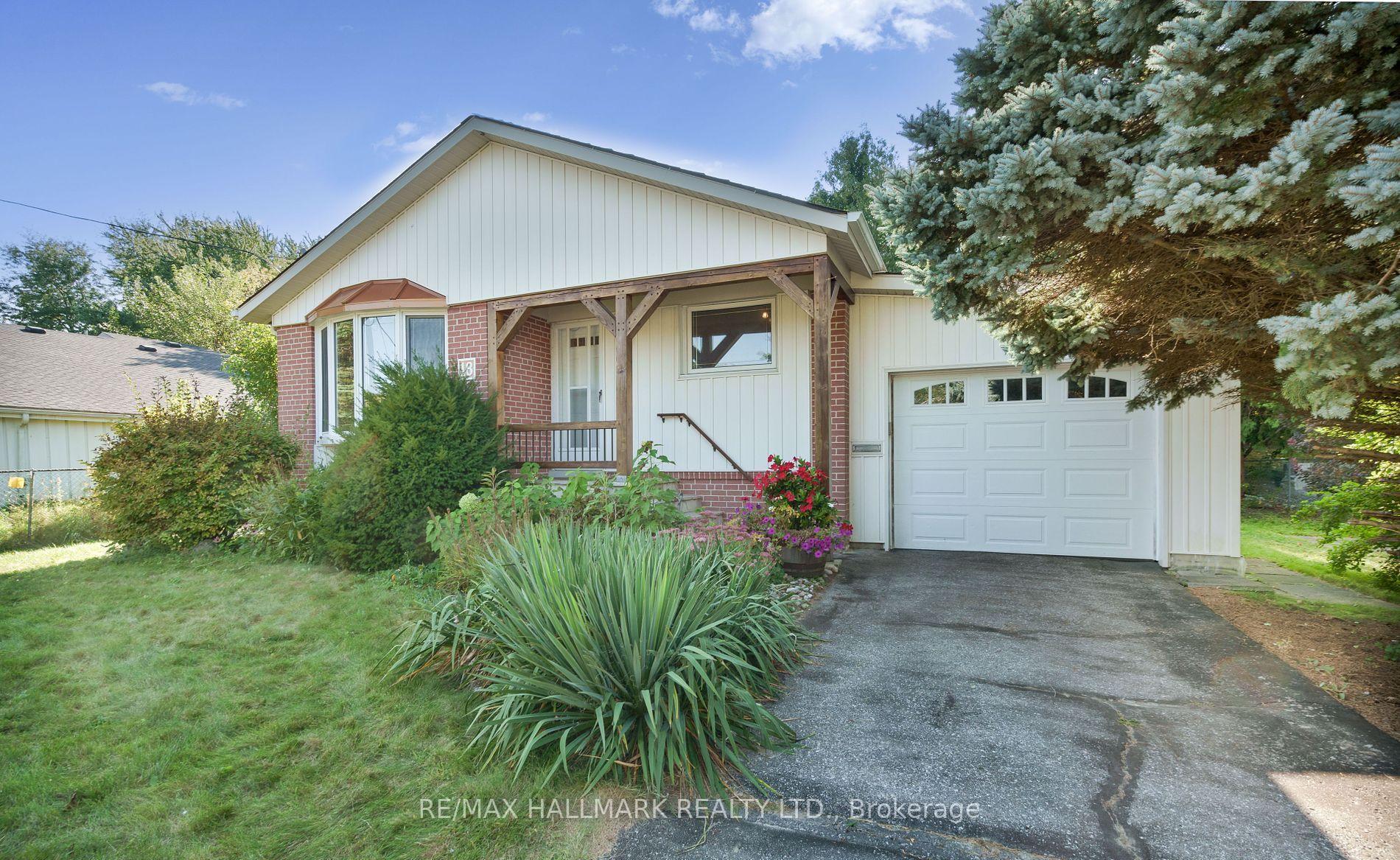 Photo 2 of Unit LOWER L, 18 Seaton Drive, Aurora, Aurora Highlands — HOMEH