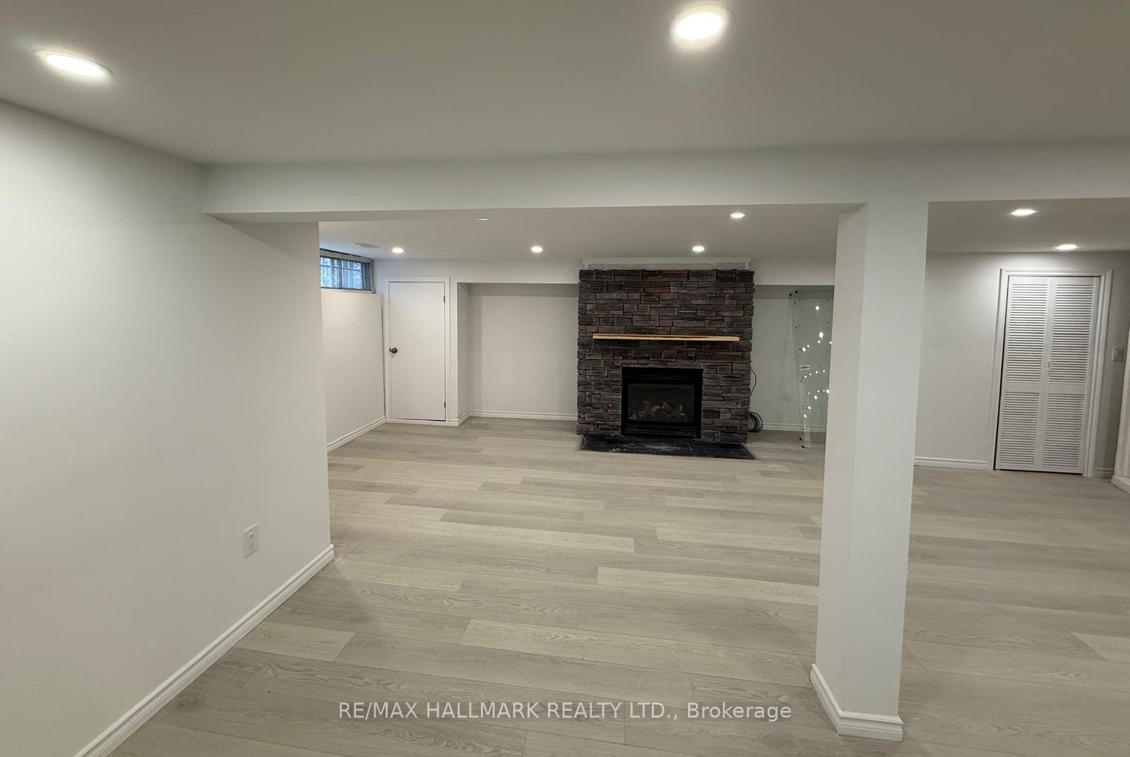 Photo 4 of Unit LOWER L, 18 Seaton Drive, Aurora, Aurora Highlands — HOMEH