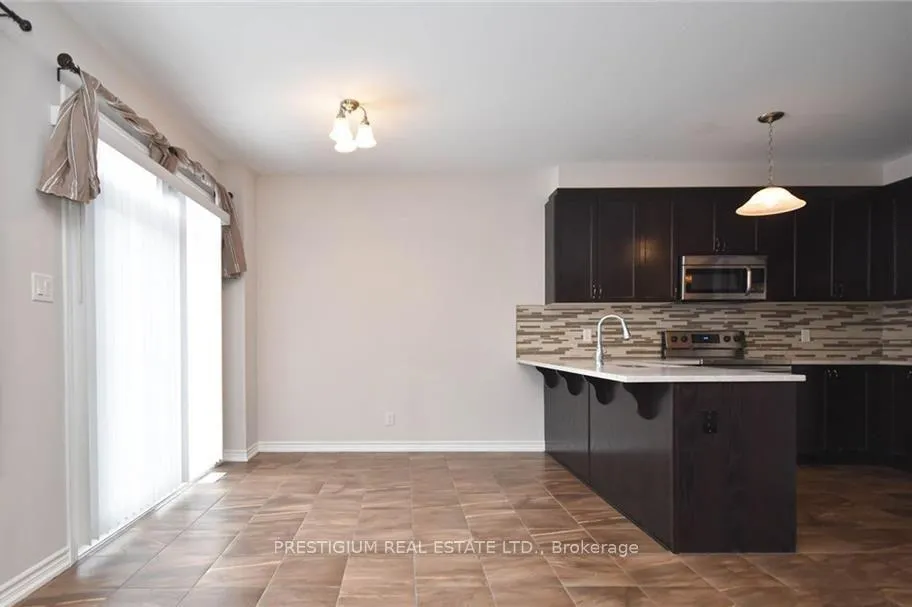 Photo 10 of 129 Sweetvalley Drive, Ottawa, Avalon West — HOMEH