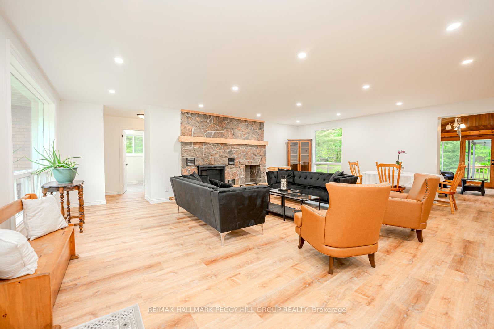 Photo 24 of 1755 Golf Link Road, Tiny, Rural Tiny — HOMEH
