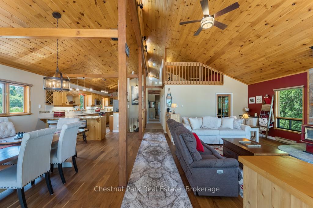 Photo 7 of 247 Wapaska Crescent, Gravenhurst, Muskoka (S) — HOMEH