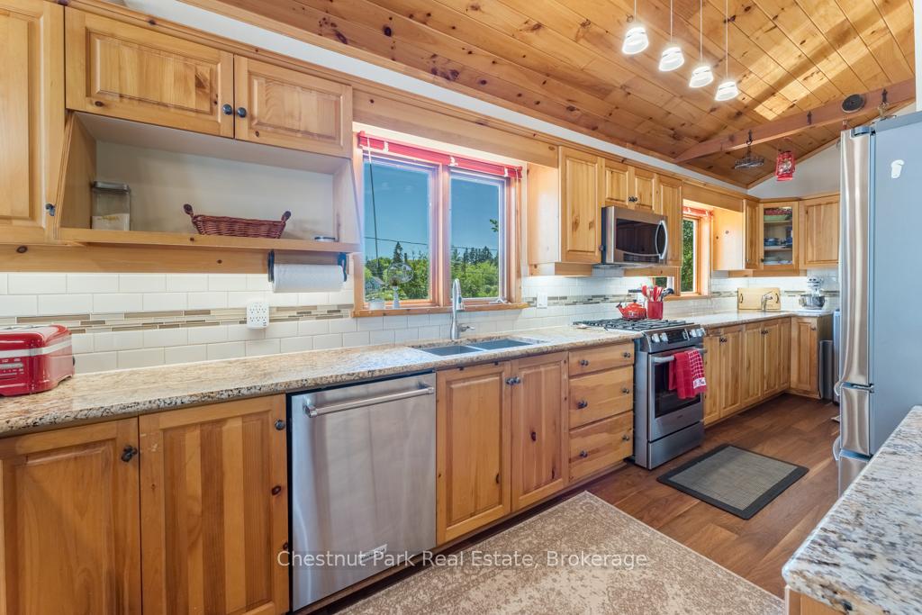 Photo 13 of 247 Wapaska Crescent, Gravenhurst, Muskoka (S) — HOMEH