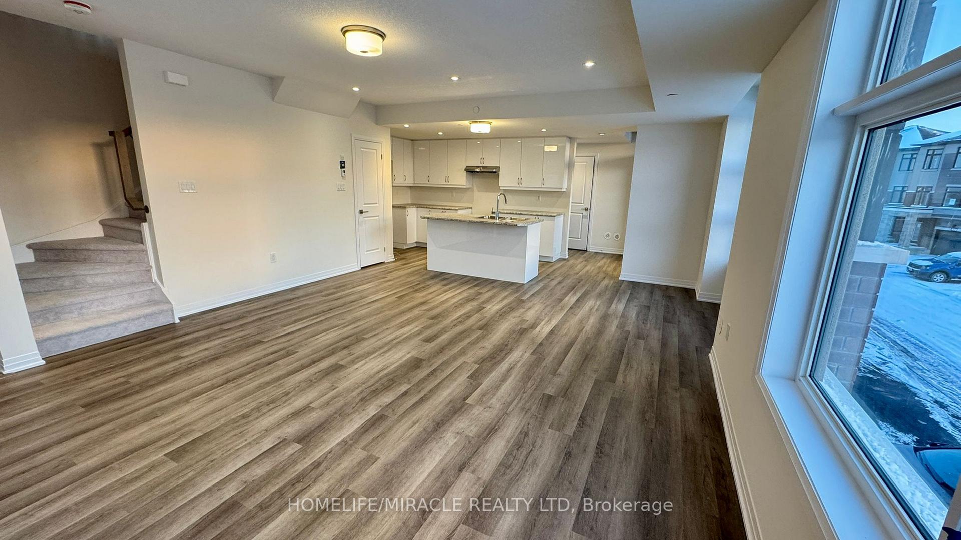 Photo 4 of Unit 44, 25 Fieldridge Crescent, Brampton, Brampton North — HOMEH