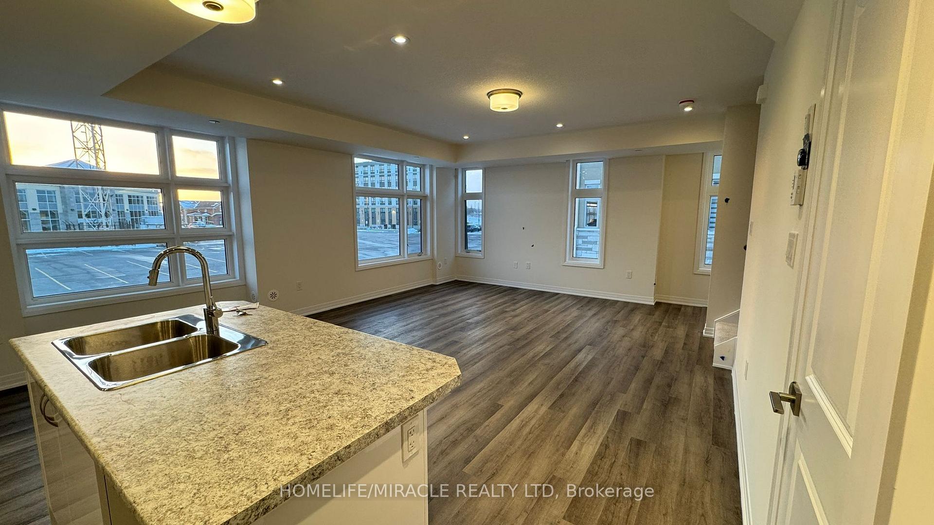 Photo 5 of Unit 44, 25 Fieldridge Crescent, Brampton, Brampton North — HOMEH