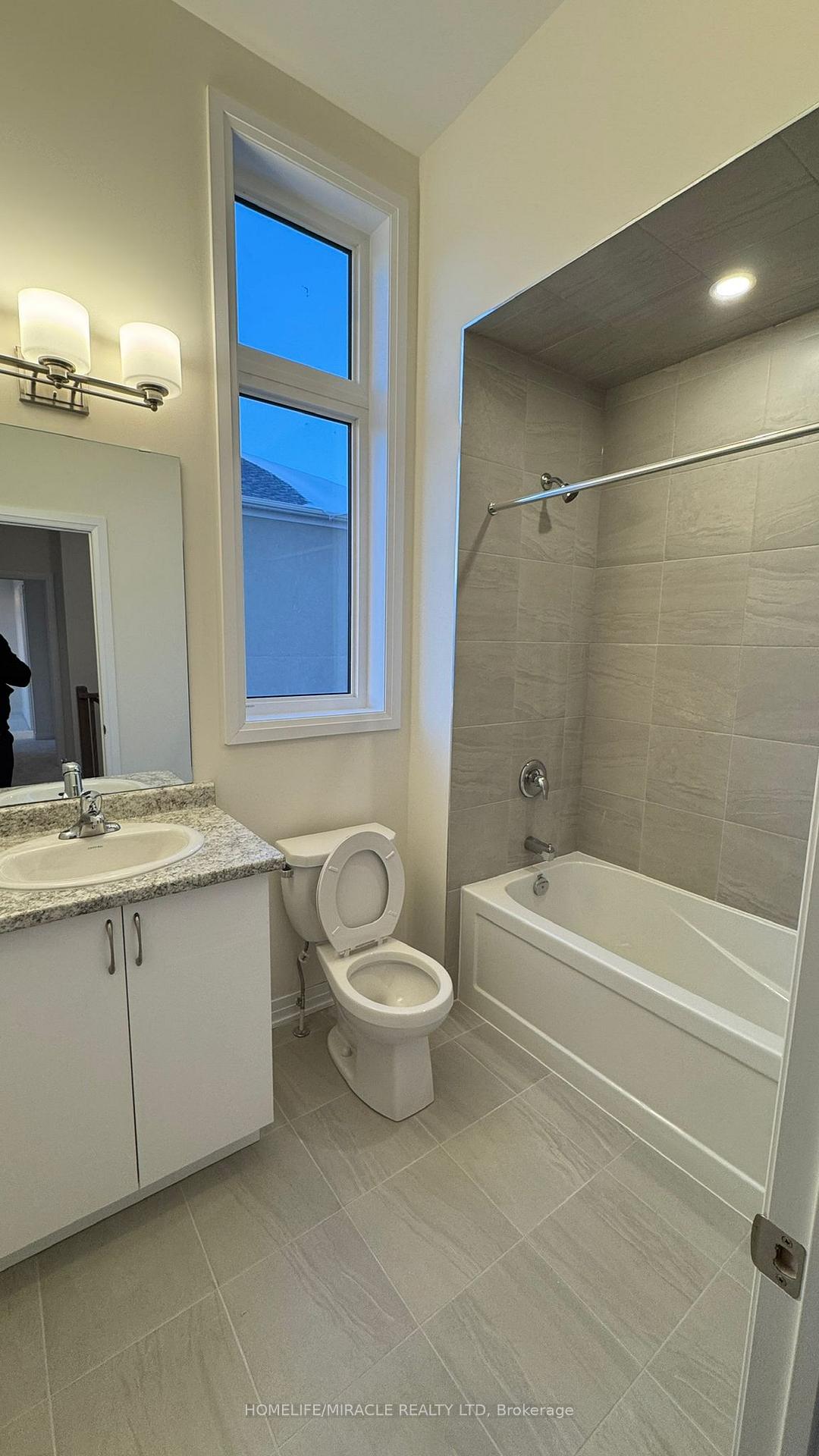 Photo 14 of Unit 44, 25 Fieldridge Crescent, Brampton, Brampton North — HOMEH