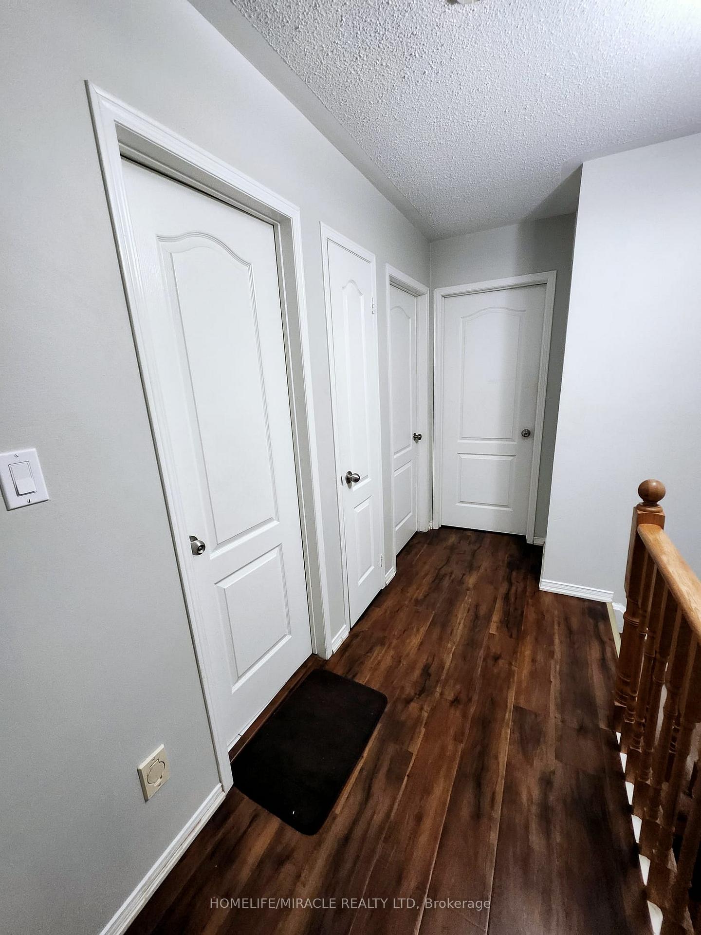 Photo 11 of 45 Ozner Court N, Brampton, Fletcher's Meadow — HOMEH