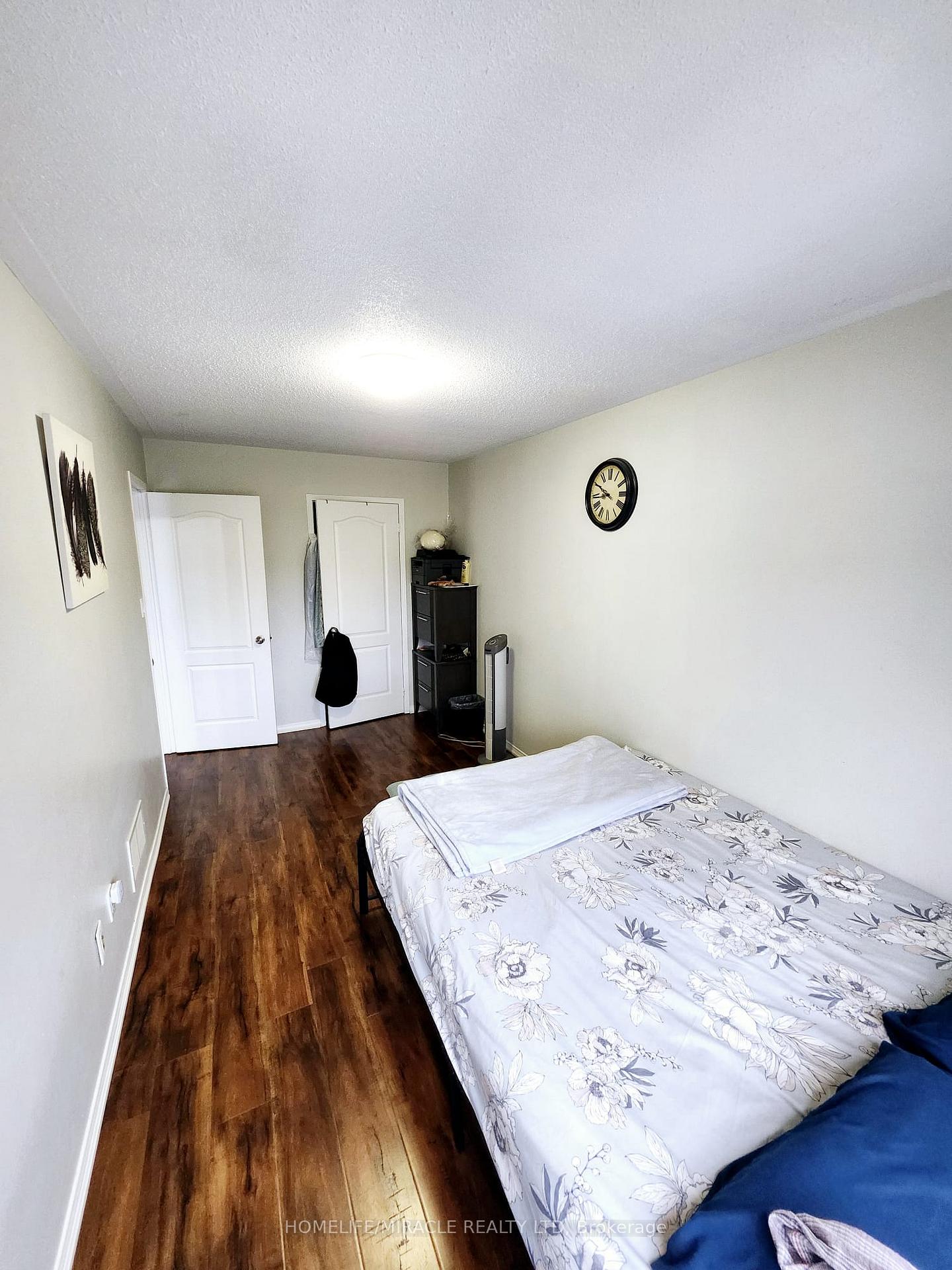 Photo 15 of 45 Ozner Court N, Brampton, Fletcher's Meadow — HOMEH