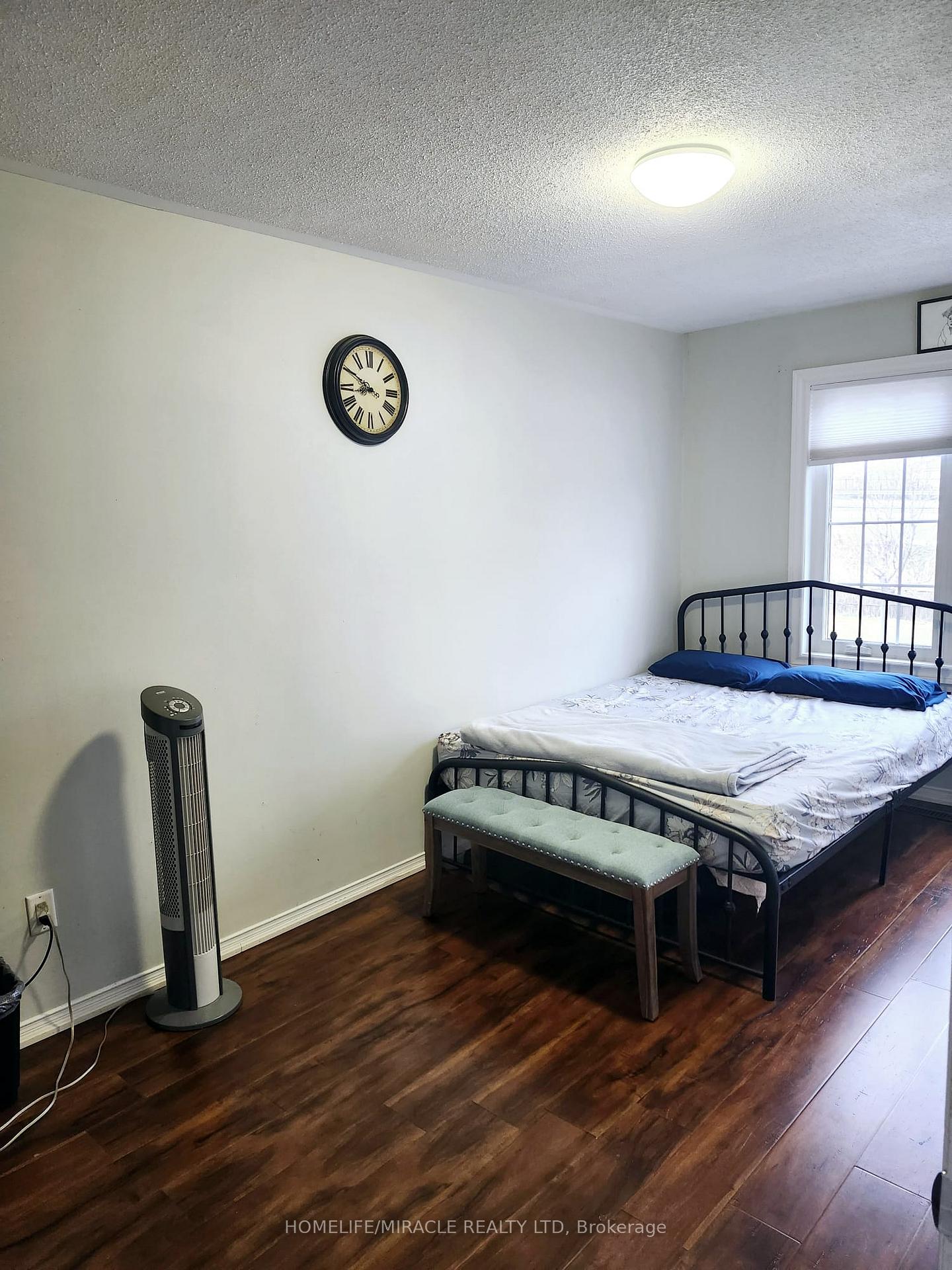 Photo 17 of 45 Ozner Court N, Brampton, Fletcher's Meadow — HOMEH