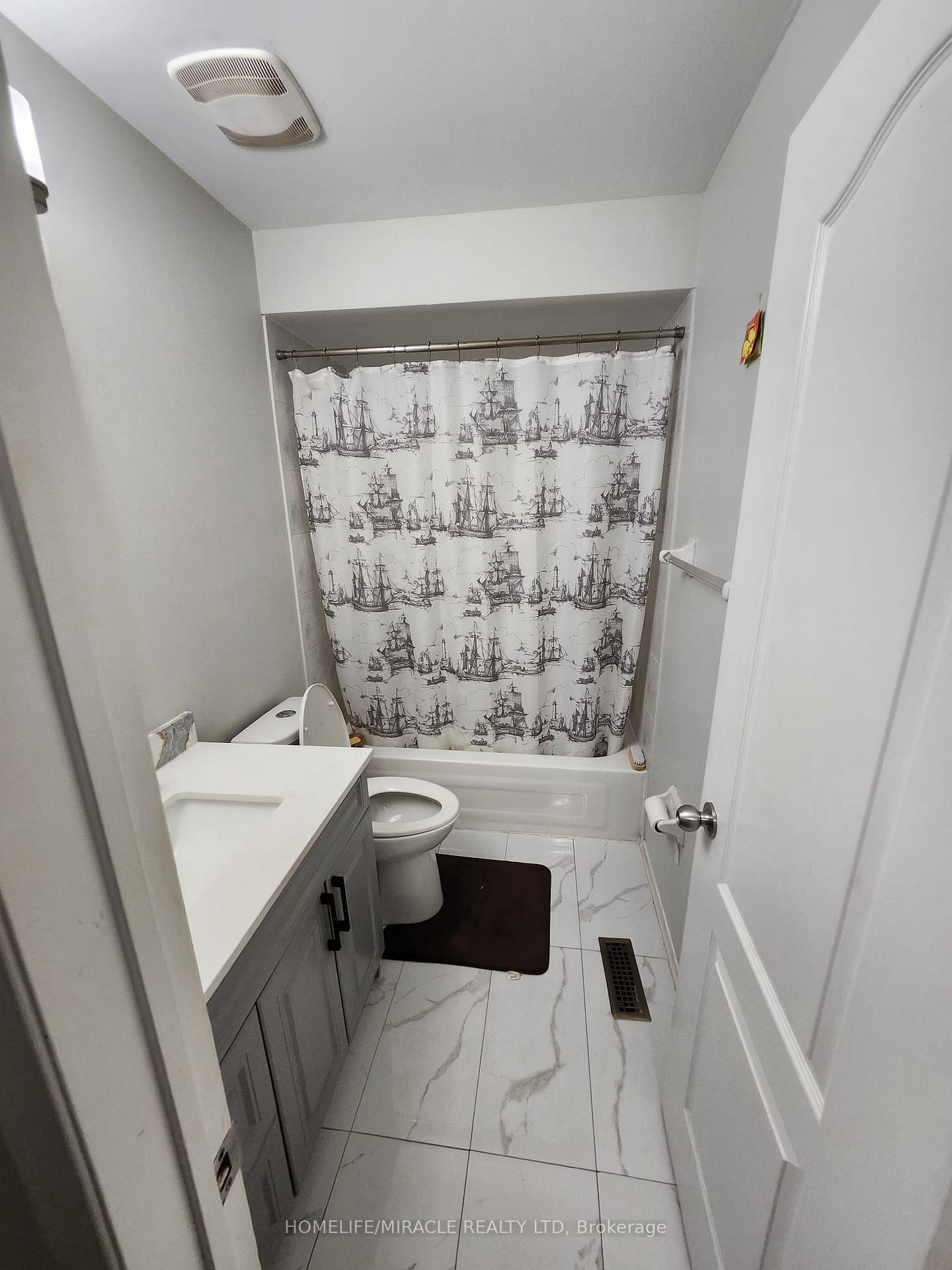 Photo 18 of 45 Ozner Court N, Brampton, Fletcher's Meadow — HOMEH